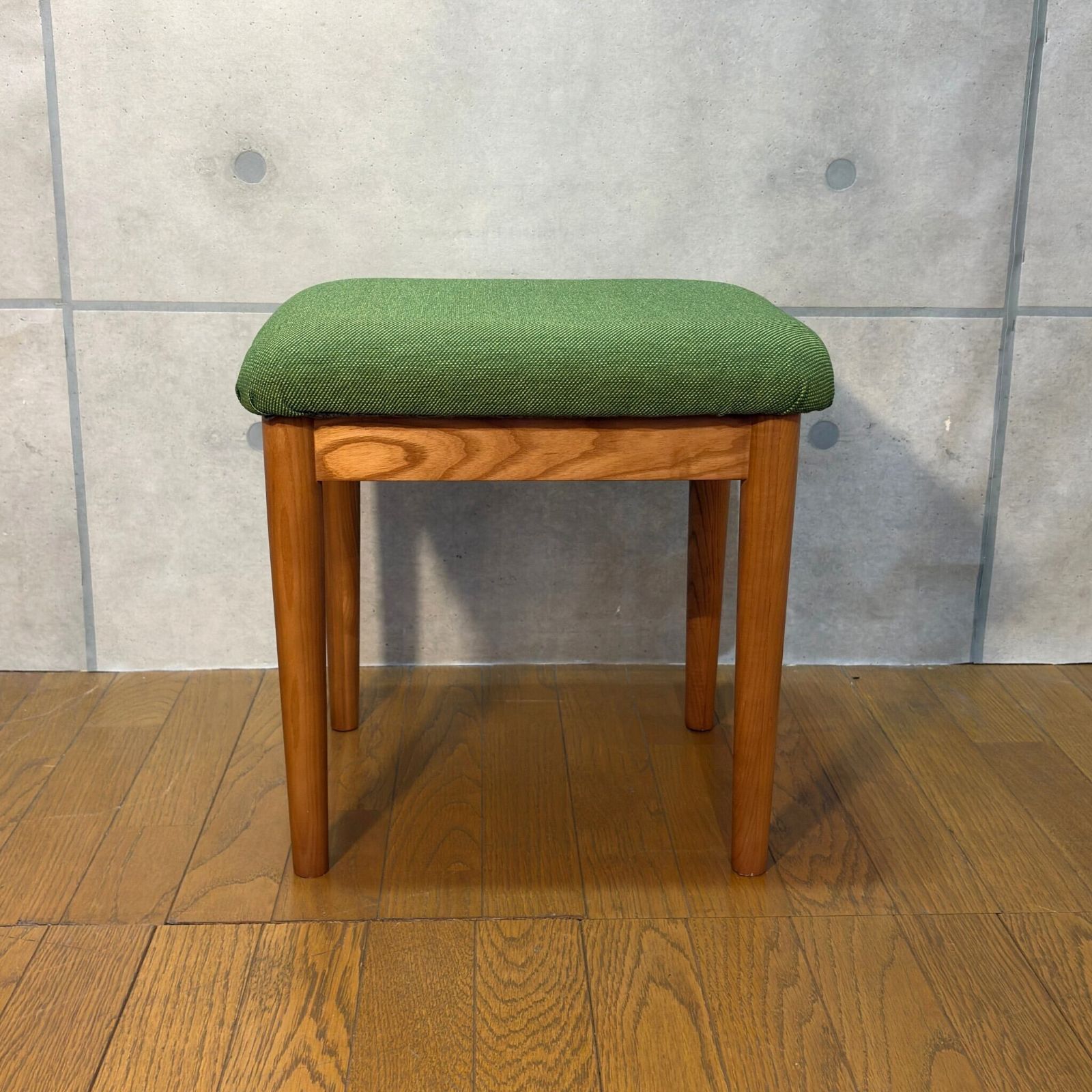 USED】北欧ヴィンテージスタイル スツール モスグリーン 布張り | 玄関