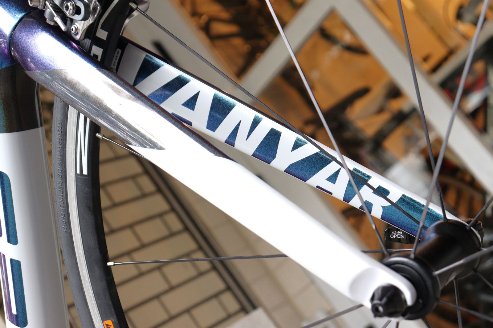 エルヴス ELVES ヴァンヤール VANYAR 2021モデル シマノ アルテグラ 6870 Di2 11S カーボン ロードバイク 横浜店 BRIGHTFACE_UK