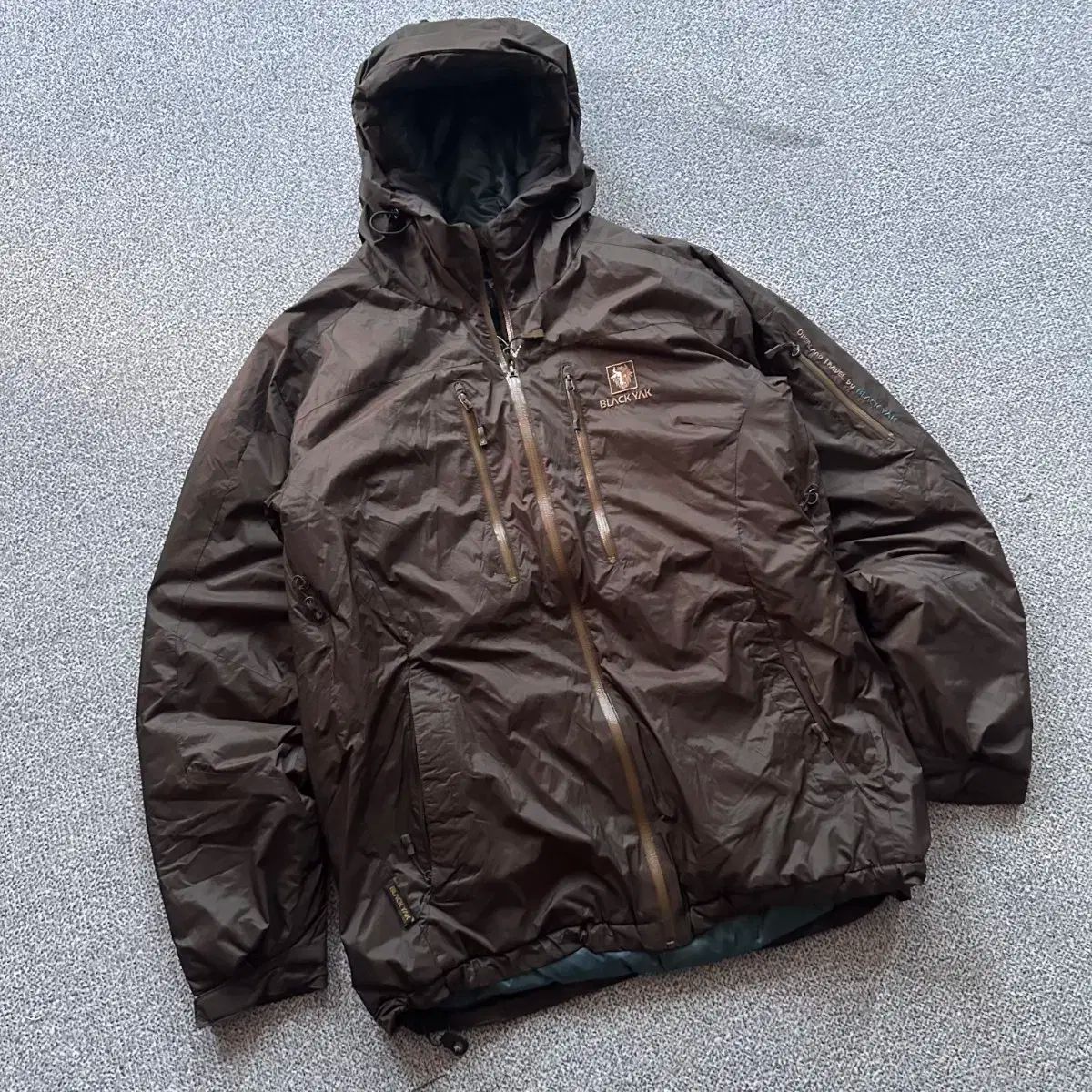 BLACK YAK ブラックヤク パディング ジャケット ブラウン