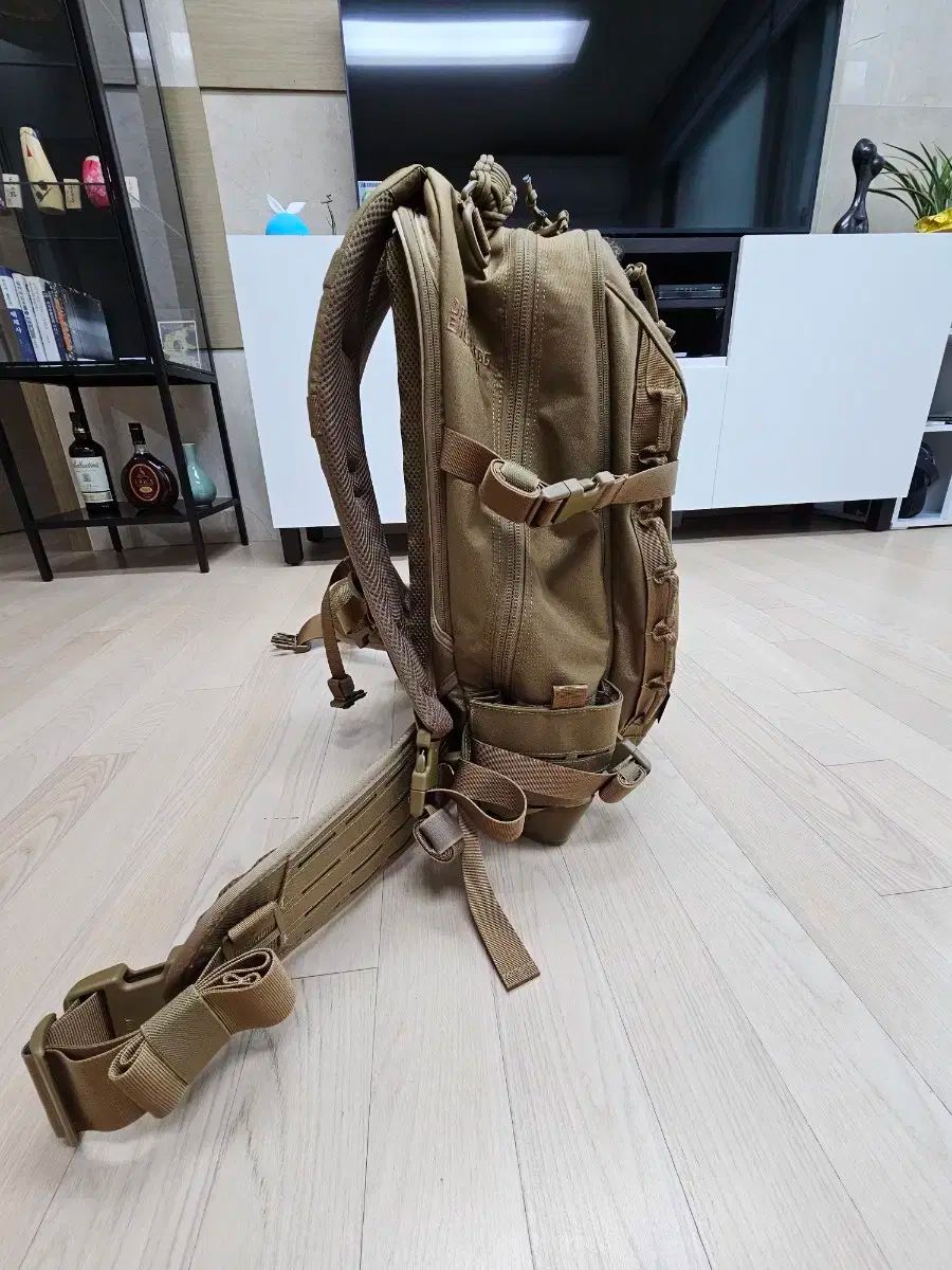 Dragon Diffusion ドラゴンディフュージョン エッグ EGG バックパック ラージ₍ラージ Coyote