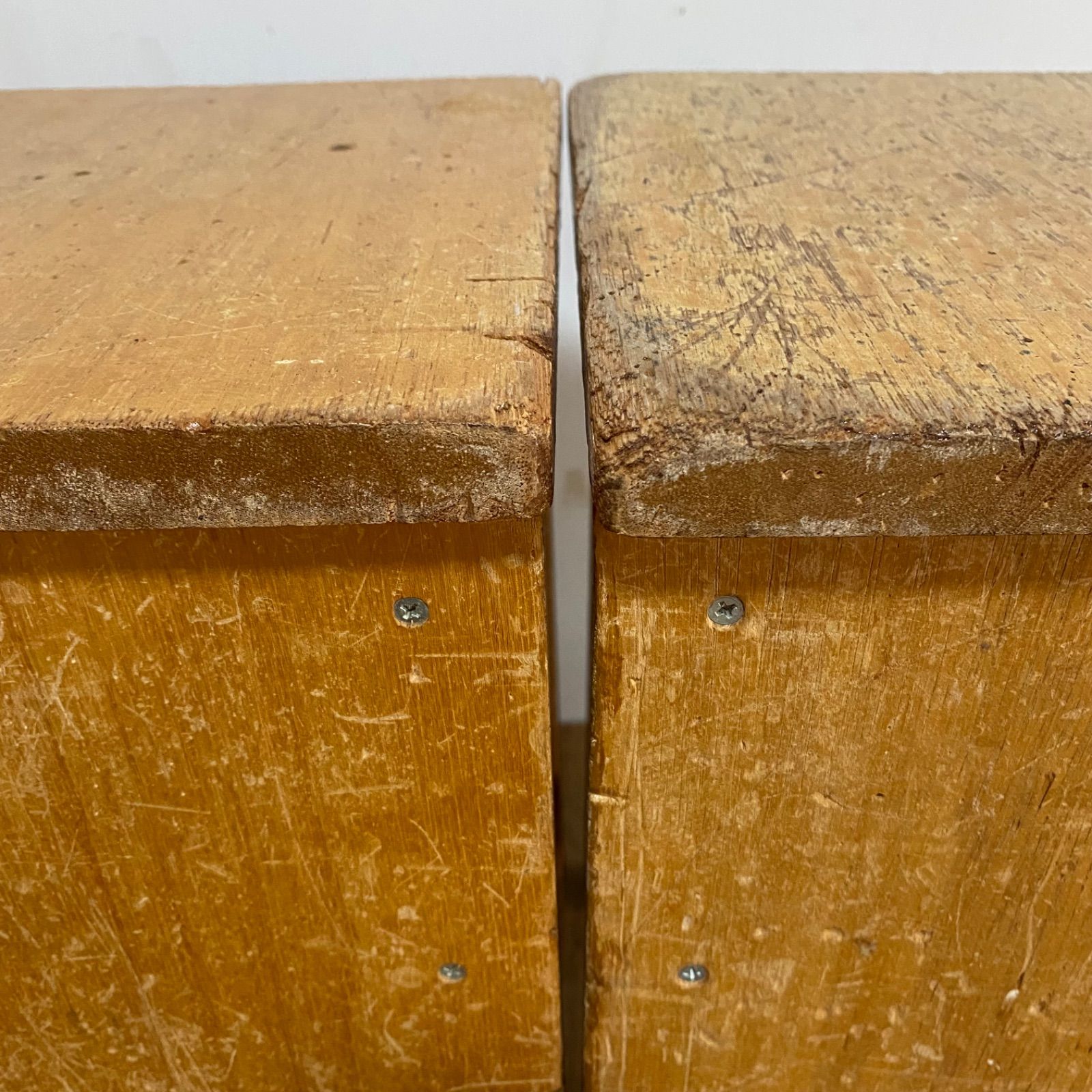 2脚セット アンティーク 角 スツール 椅子 植物台 昭和レトロ y25 2脚セット アンティーク 角 スツール 椅子 植物台 昭和レトロ y25