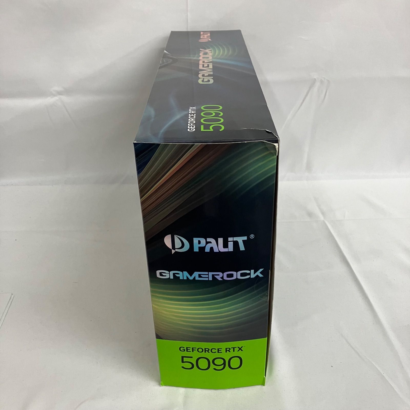 GeForce RTX™ 5090 GameRock（外箱・付属品有り） GeForce RTX™ 5090 GameRock（外箱・付属品有り） GeForce RTX 5090
