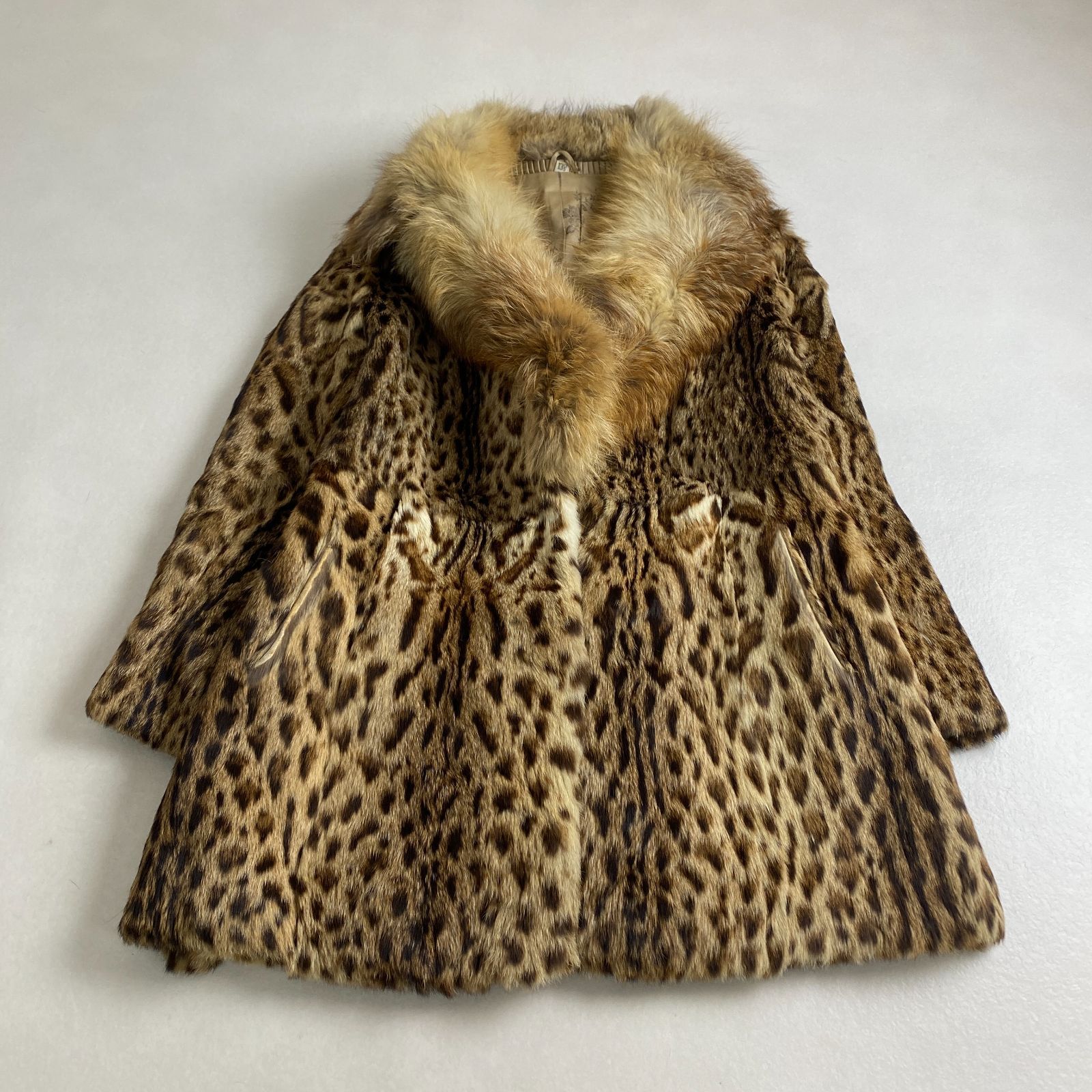 毛皮コート　リアルファー　ウィーゼル　レオパードキャット柄　11号　Lサイズ相当 ファーコート リアルファー ヒョウ柄 ブラウン系 L相当 - メルカリ