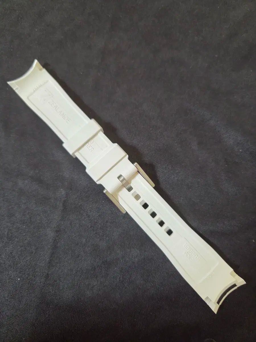  オメガ シーマスター300 新モデル ニュージーランド 白 ラバー 時計 ストラップ その他 時計