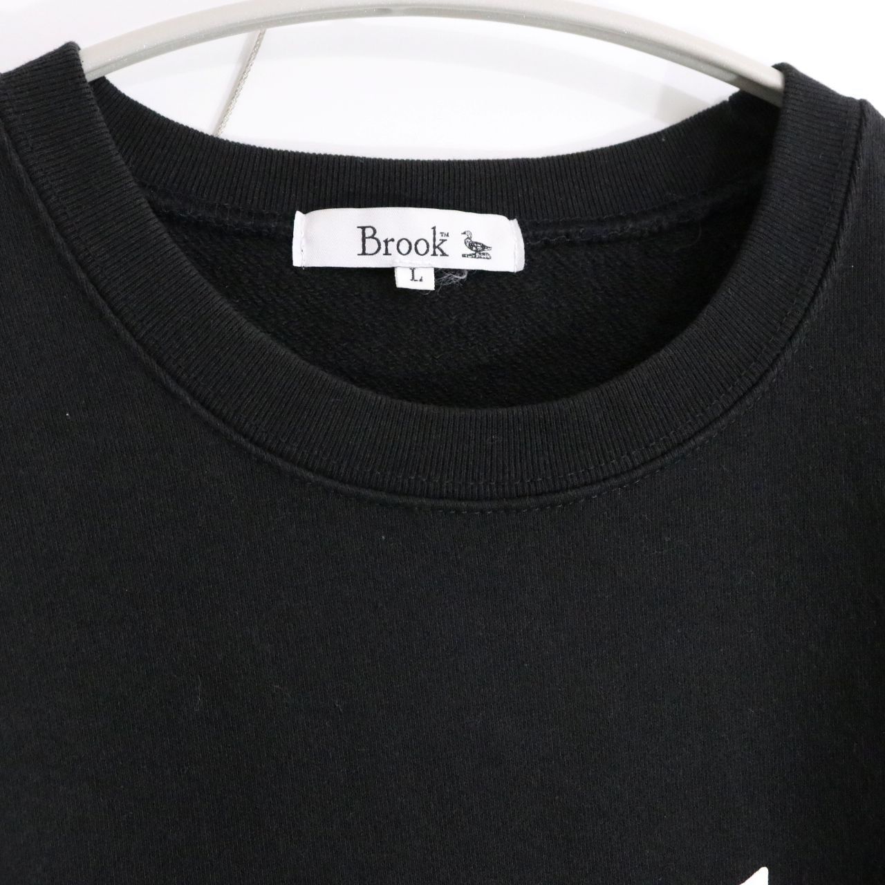 Brook スウェット ブラック Brook ロゴプリント クルーネック