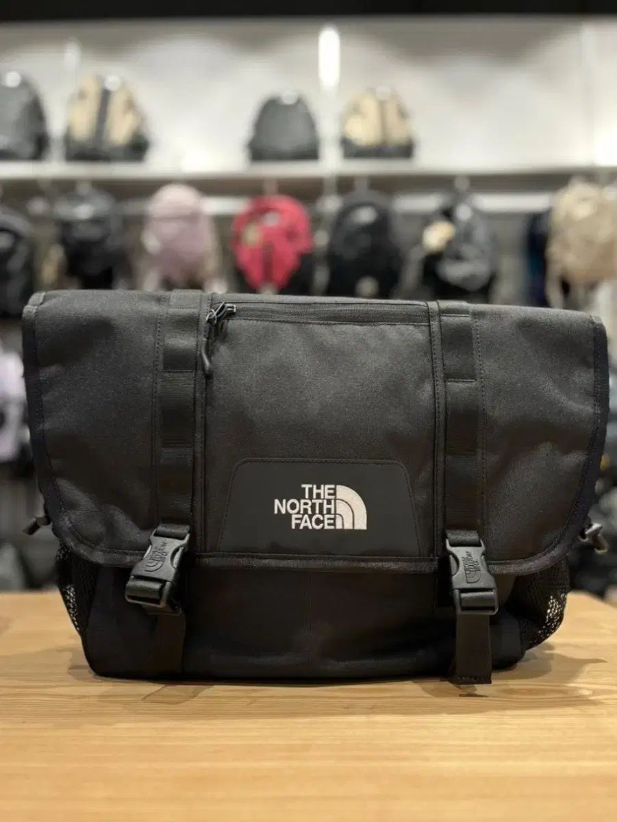 THE NORTH FACE ザノースフェイス ブラック メッセンジャーバッグ バッグ