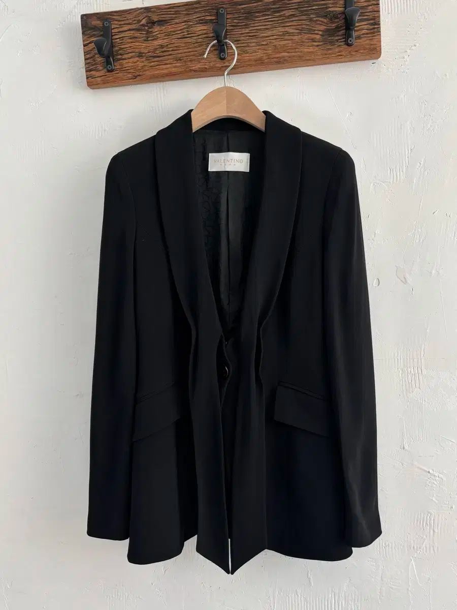 ヴァレンティノ ブラック ビスコース ブレーザー MAAHADDERANG_COM