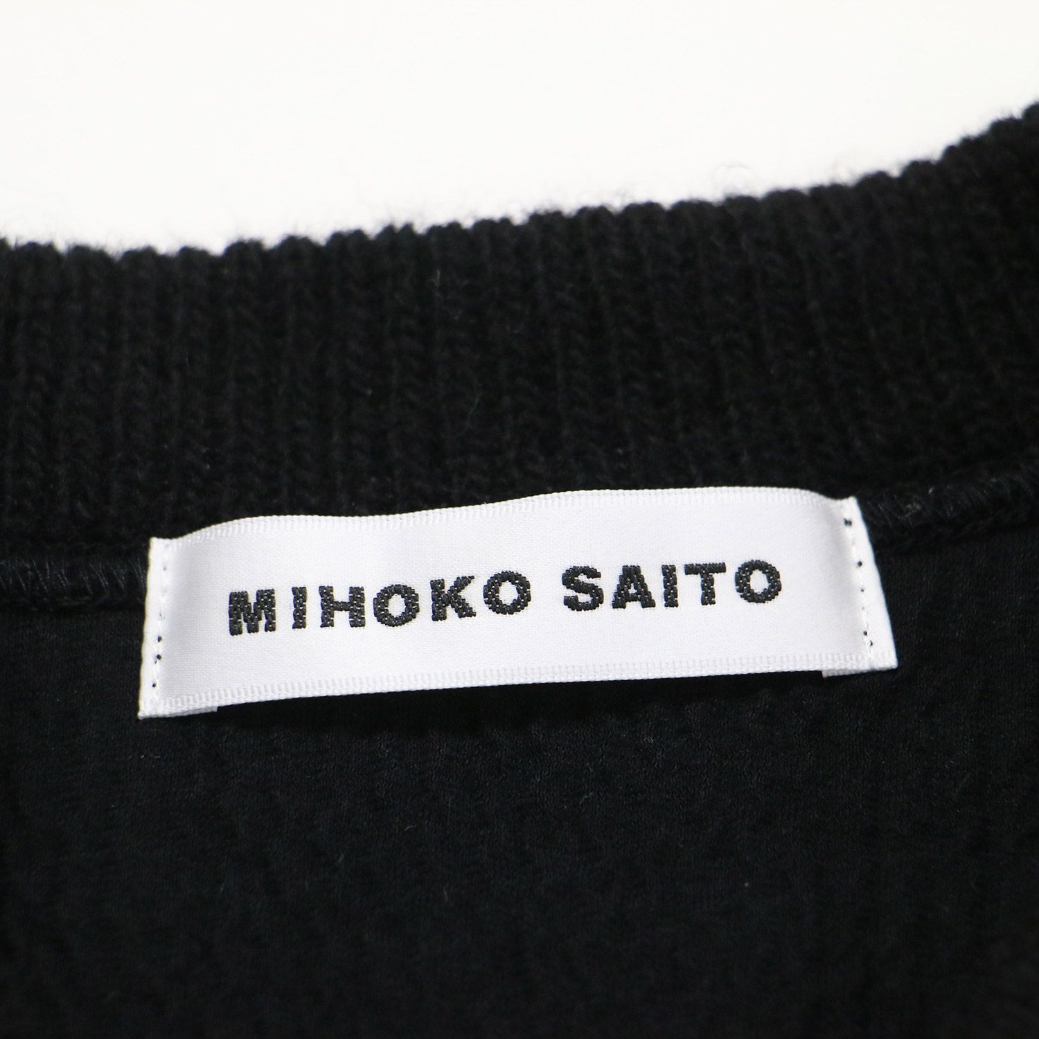 MIHOKO SAITO ミホコ サイトウ ニット ブラック 黒 サイズ:FREE | 25秋冬 バックフレア プルオーバー / ニット | 長袖 クルーネック フレア ギャザー ペプラム リブ ウール | 日本製 | トップス セーター【レディース】【中古】【美品】【K4621】 美品】MIHOKO SAITO ミホコ サイトウ ニット ブラック 黒 サイズ:FREE