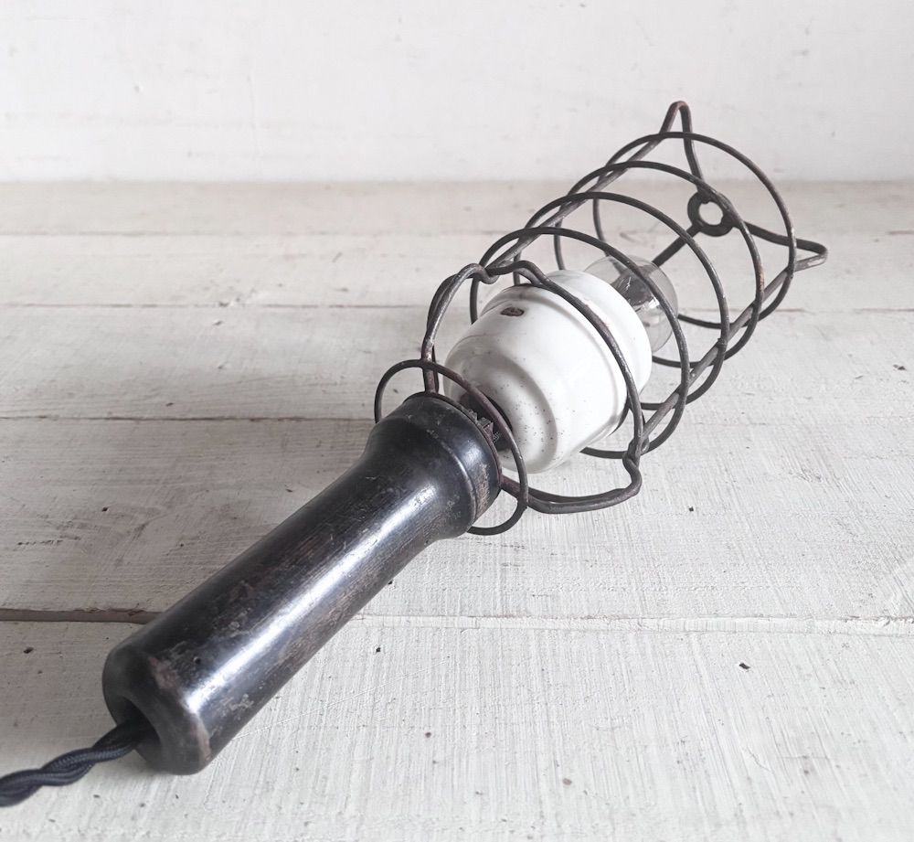 アトリエカフェインテリアショップコーディネートディスプレイ店舗什器室建築内装空間室内装飾照明器具インダストリアルアンティーク工業系フランス古道具壁面装飾西洋骨董