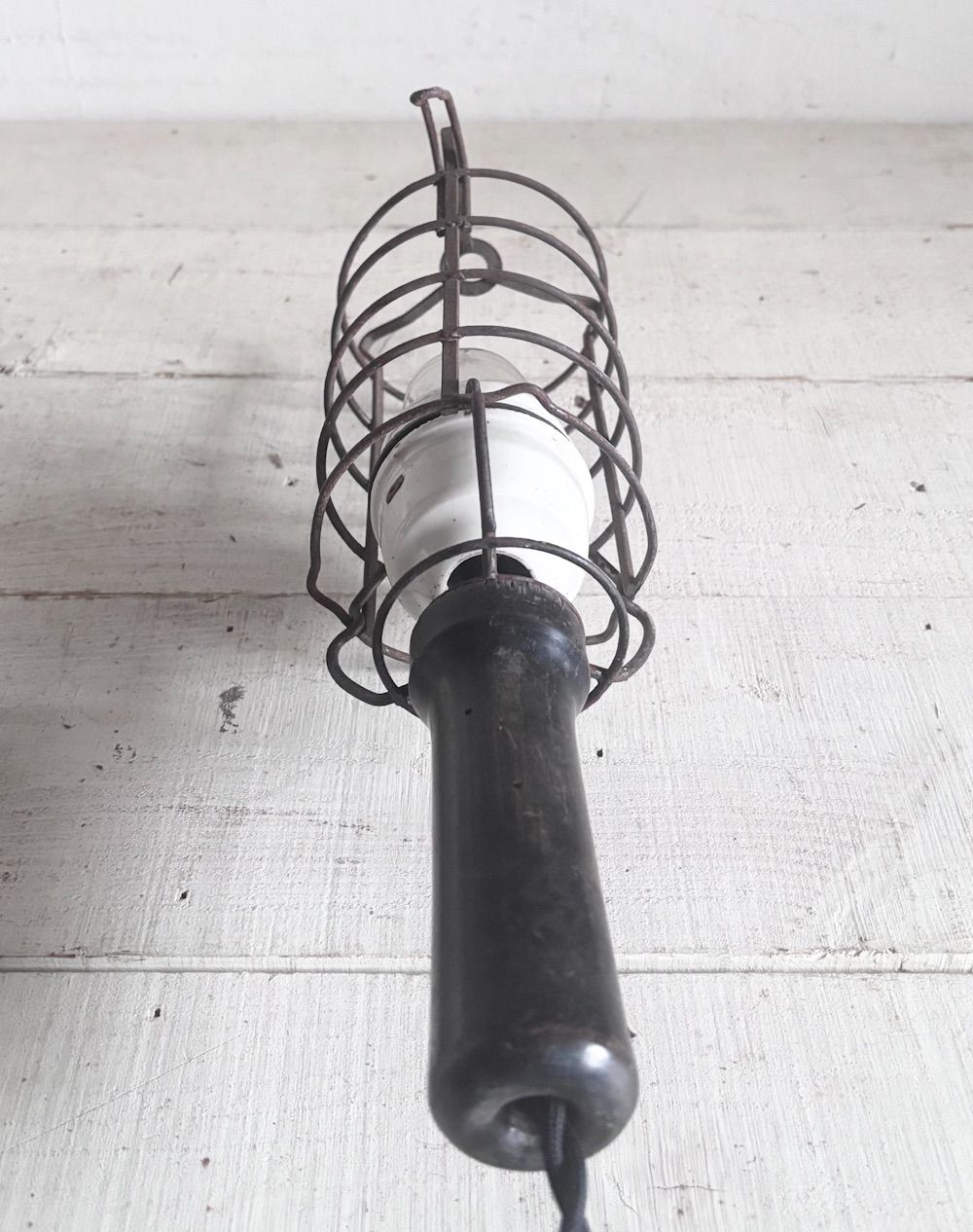 アトリエカフェインテリアショップコーディネートディスプレイ店舗什器室建築内装空間室内装飾照明器具インダストリアルアンティーク工業系フランス古道具壁面装飾西洋骨董