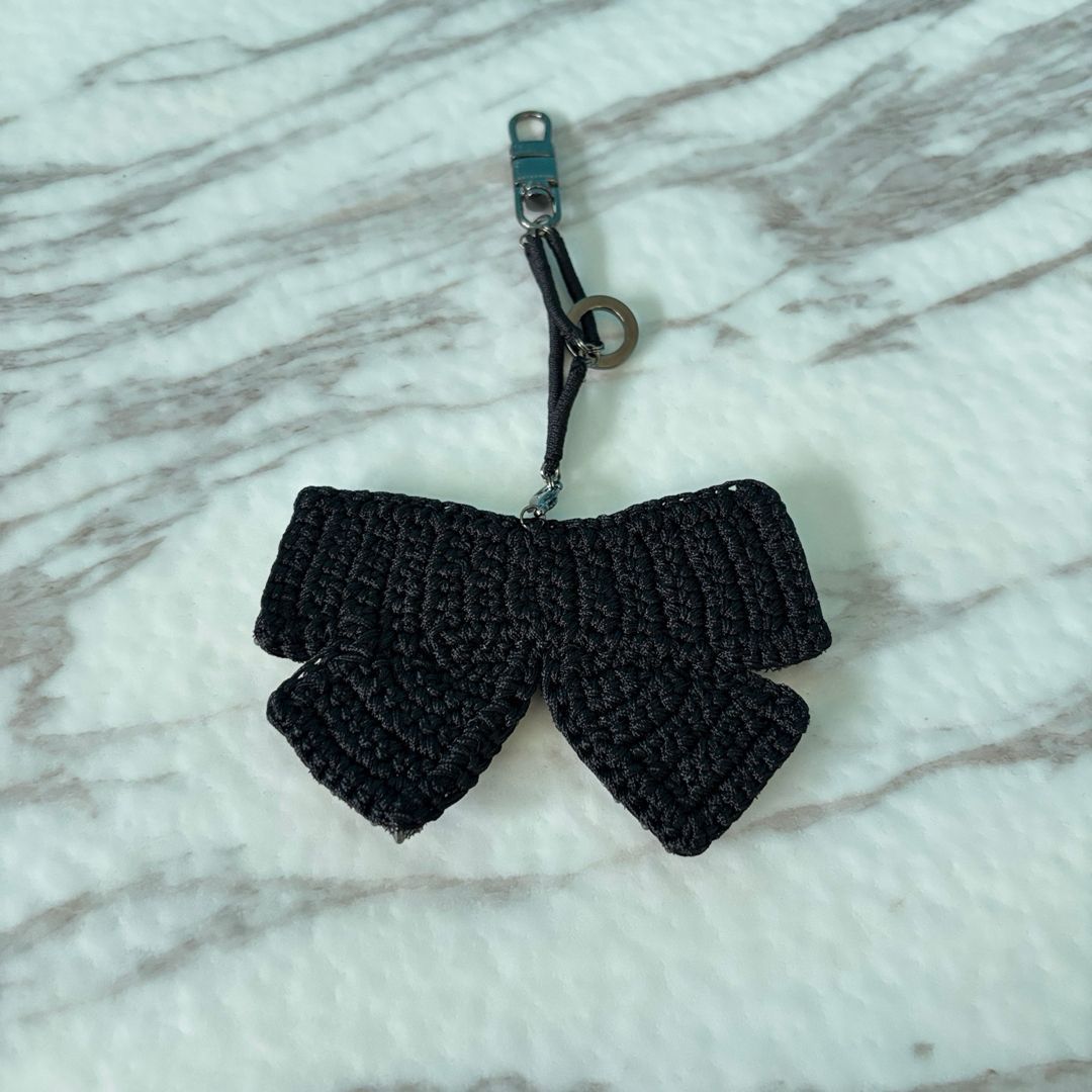 A13 アンテプリマ ブラックリボンチャーム ラインストーン 美品 保存袋