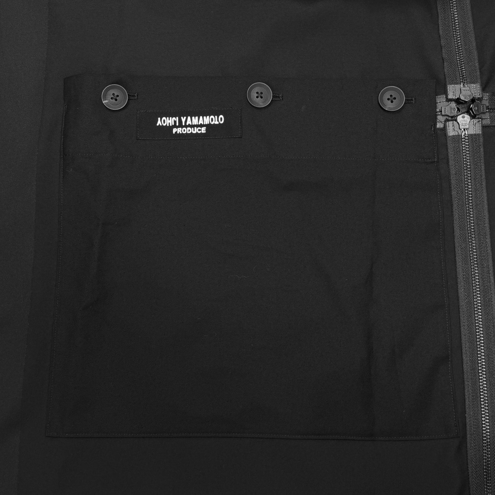 【未使用】Yohji YamamotoPOUR HOMMEウールギャバジンコート STAFF STYLING｜THE SHOP YOHJI YAMAMOTO