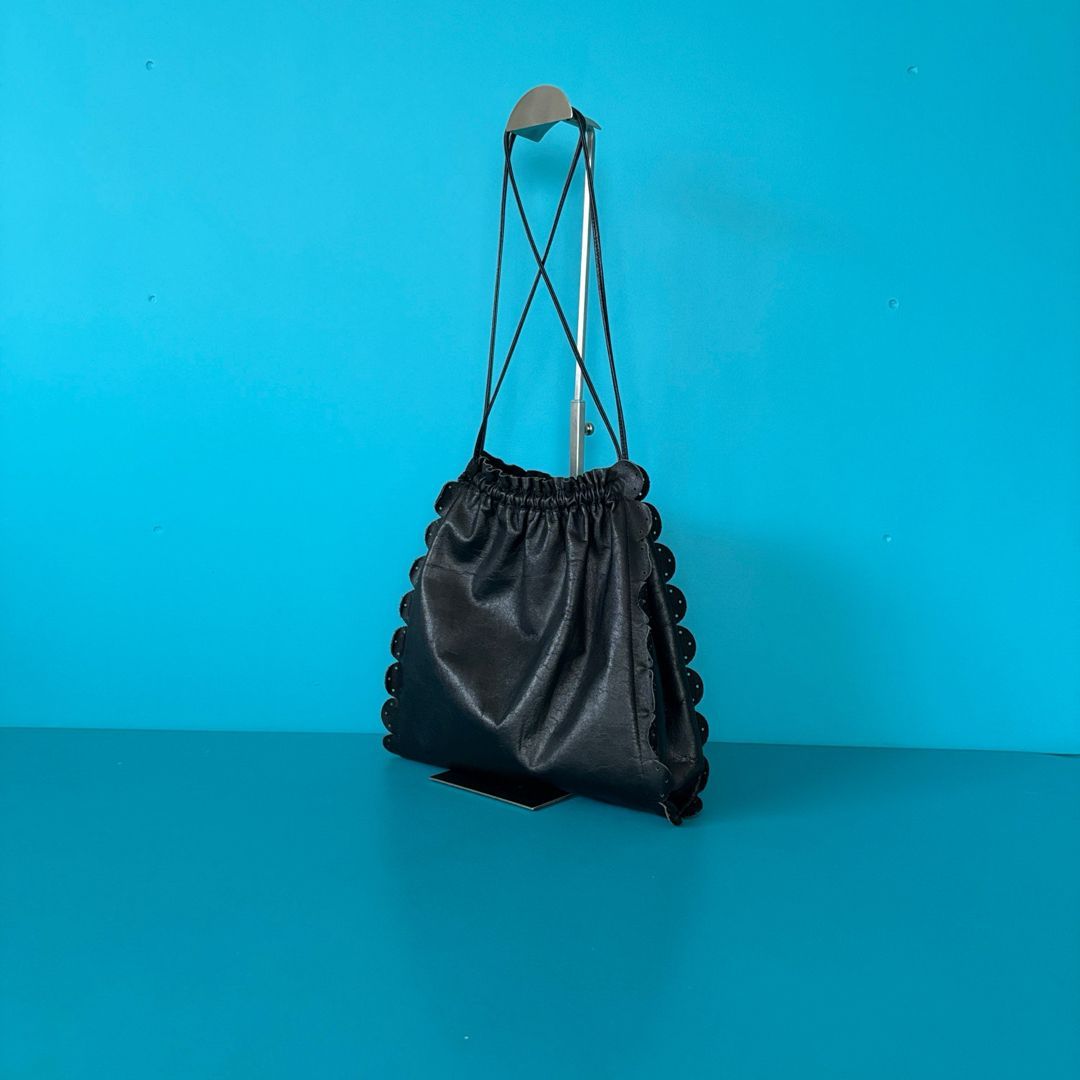 美品 ラドロー LUDLOW スカラップ オールレザー 巾着 ショルダーバッグ 美品 ラドロー LUDLOW スカラップ オールレザー 巾着 ショルダー