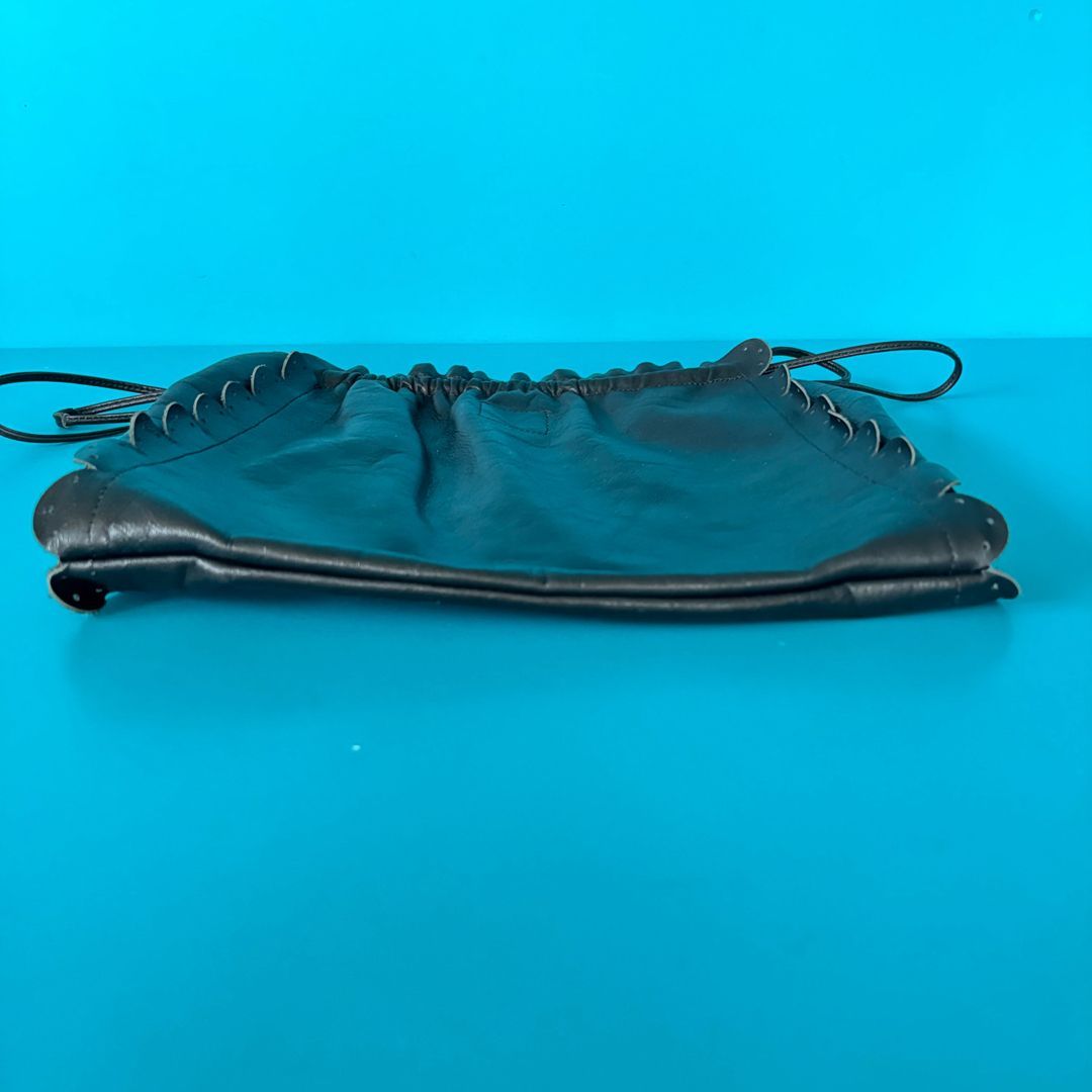 A18 LUDLOW ラドロー 本革 巾着バッグ 黒 スカラップ カウレザー