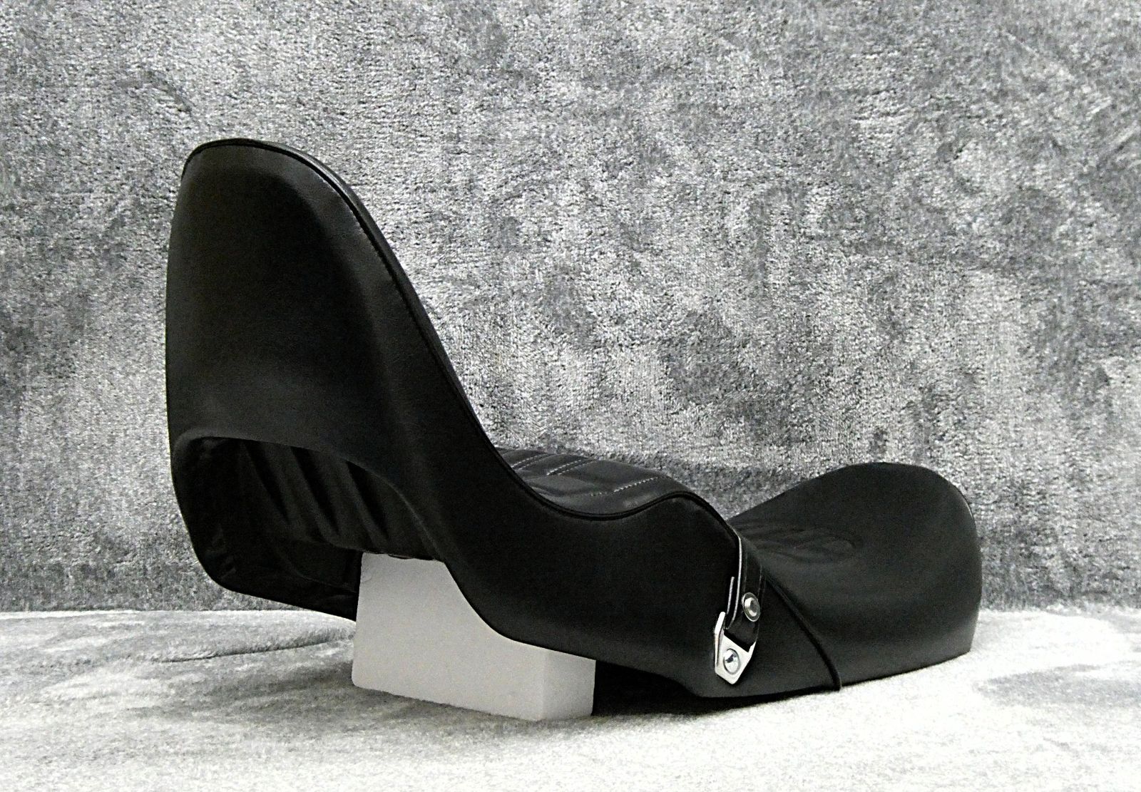 XJ400 E4黒 チョビ三シート ブラックXJ400D XJ400EタックロールXJ550リベット あんこ抜き4GO ちょび3段シート へっぽこ社長 LAWEED_CL