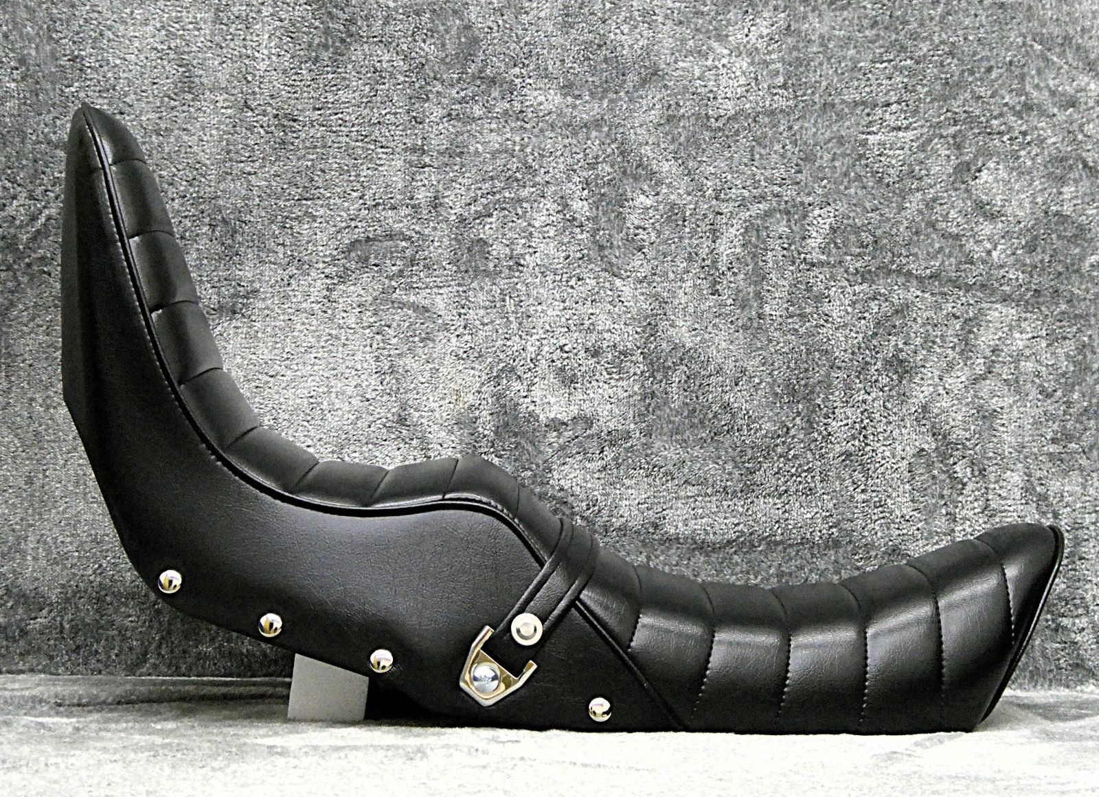 XJ400 鋲打ち 黒皮 チョビ三シート /ブラックXJ400D XJ400Eタック