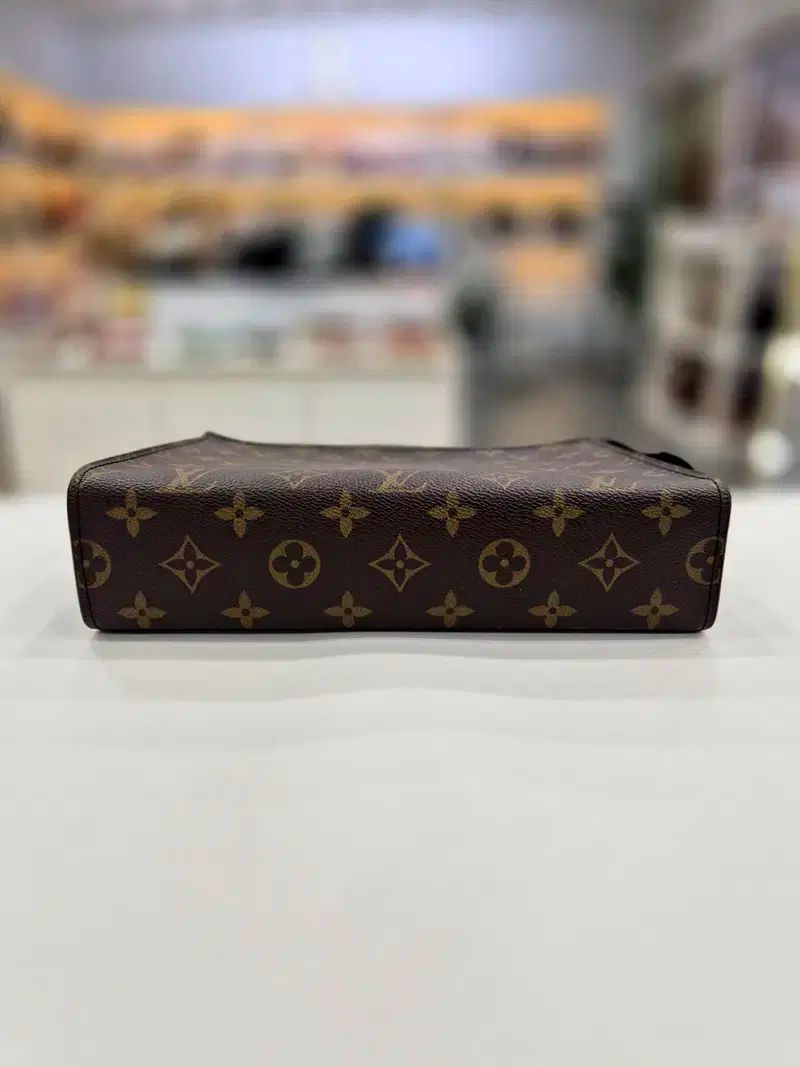 クラッチバッグ 内装チップ