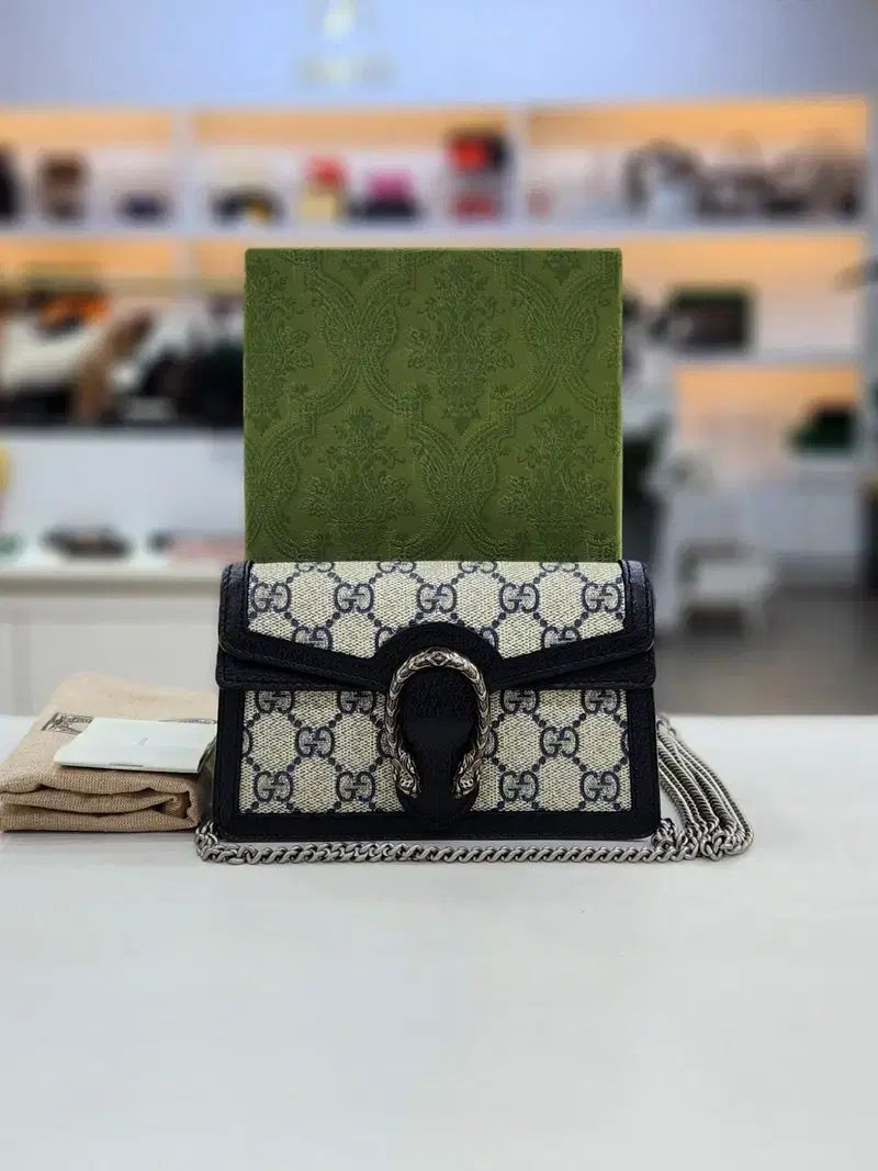 グッチ ディオニュソス GG Supreme ミニ チェーン クロスバック 476432