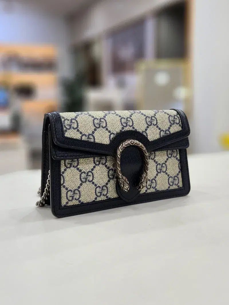 グッチ ディオニュソス GG Supreme ミニ チェーン クロスバック 476432