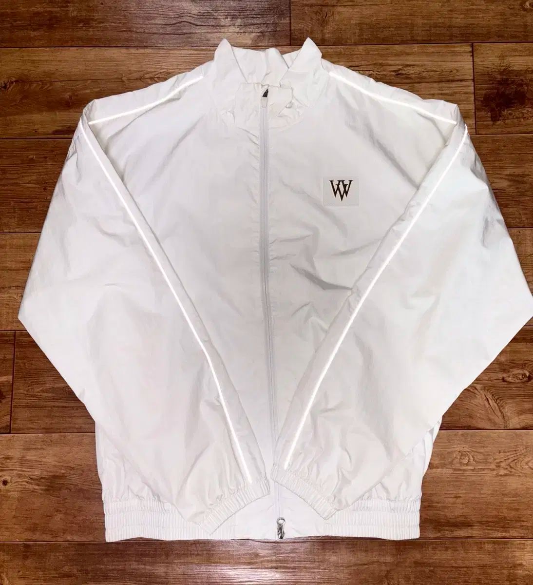 ボランテ トリプル V ウィンドブレーカー 白 ボーン トゥ ウィン