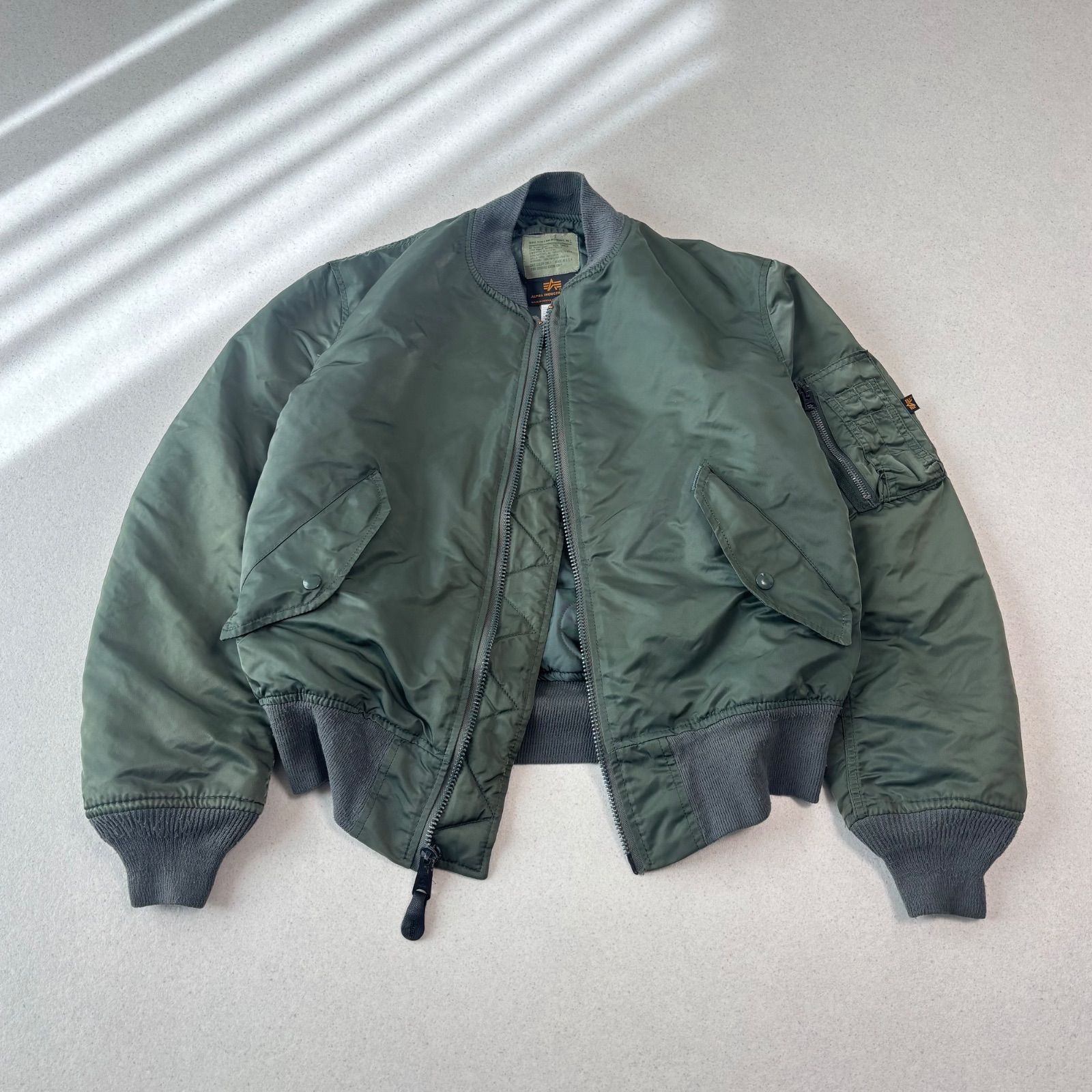 USA製 ALPHA INDUSTRIES ma-1 ground crew s アメリカ製 アルファイン