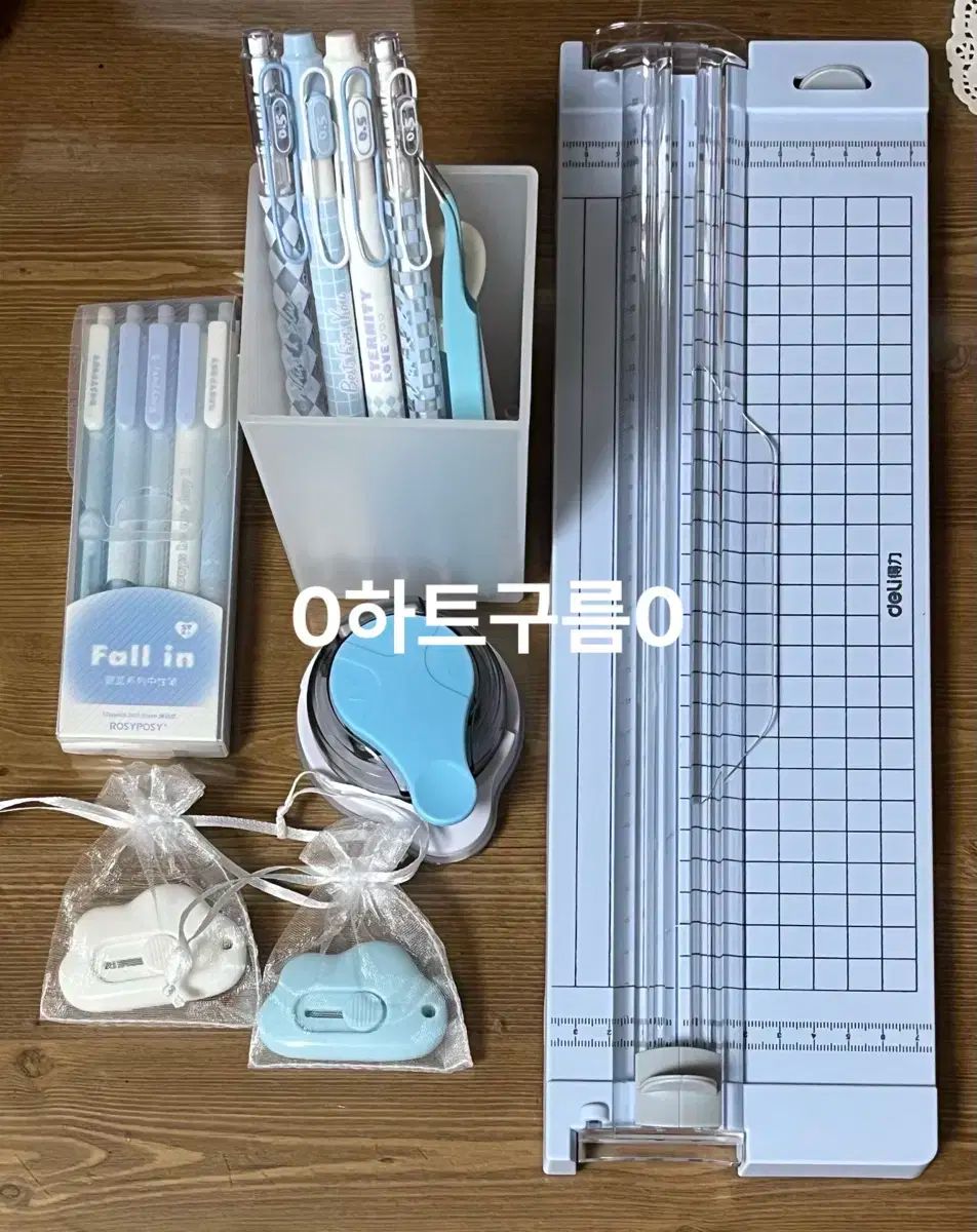 スカイブルー 文具用品 + ハローキティ 天使