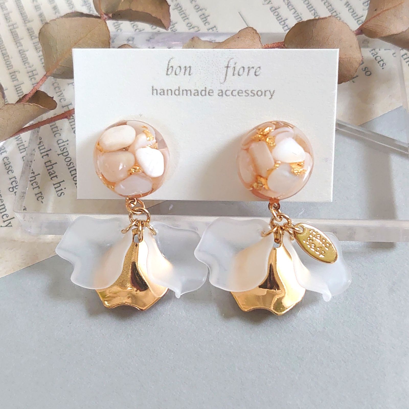 フラワー レジン カボション ピアス ハンドメイド イヤリング変更可