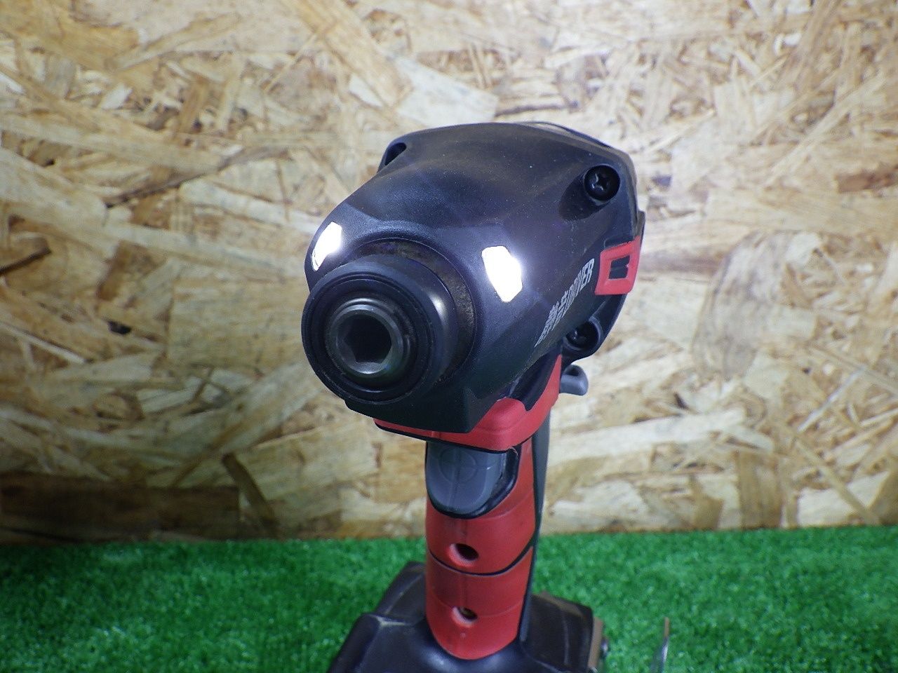  住宅地での作業に MAX 静音インパクトドライバー PJ SD 102 B 2 C 1850 A バッテリー 充電器 セット 品 電動インパクトドライバー ドリル ドライバー レンチ