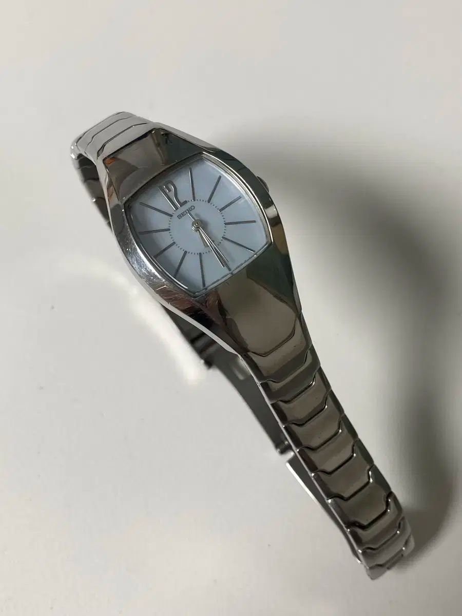 SEIKO セイコー シェル シルバー サファイア レディース