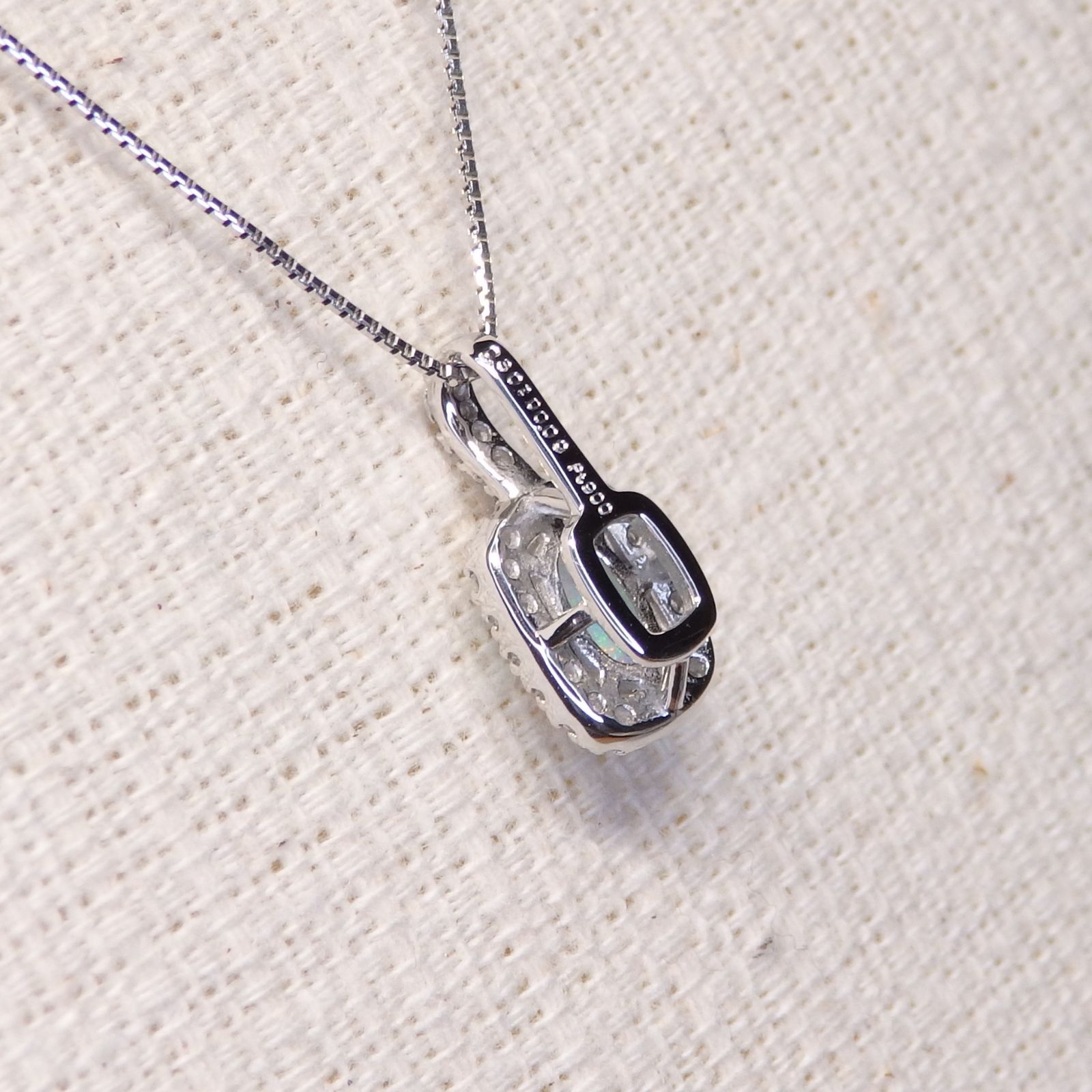 オパール ペンダント Z5857 0.301ct プラチナPt 遊色効果 オーバル小判 ソーティング付き FORTGASGNV_COM_BR