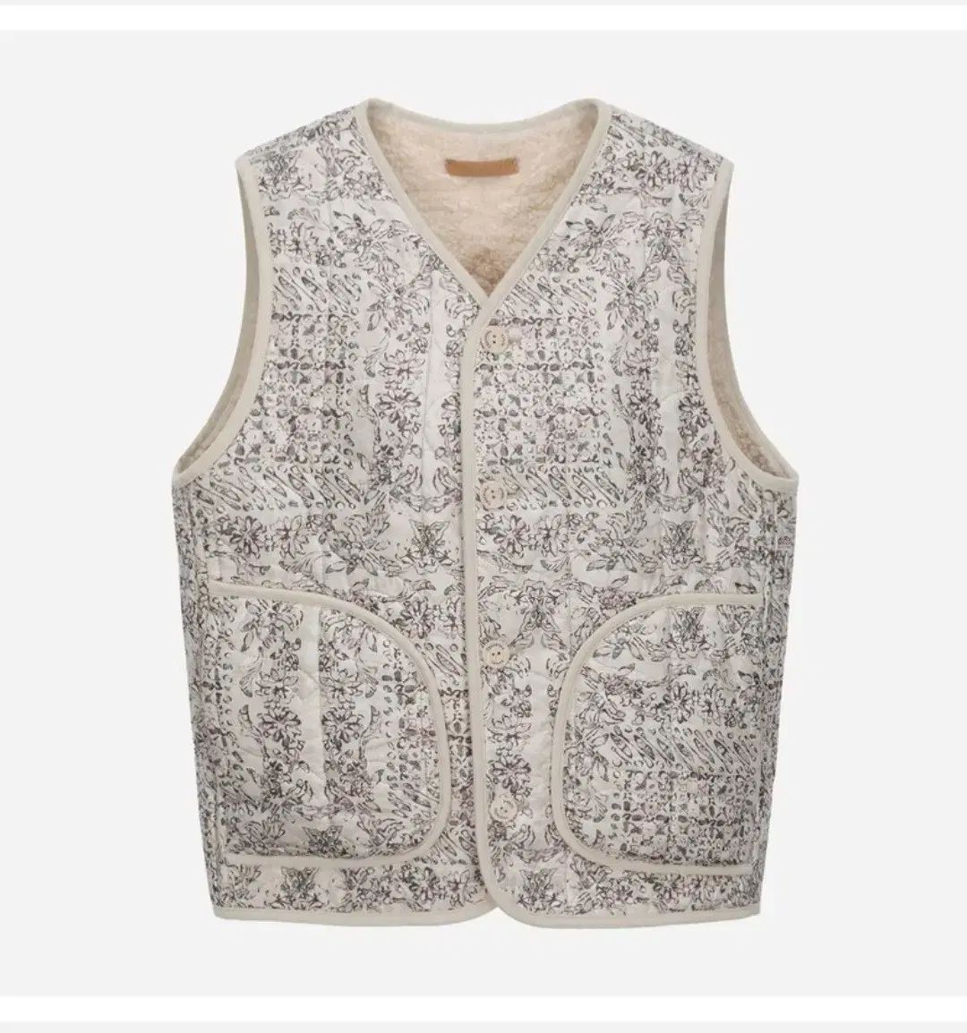 サースデーアイランド リバーシブル ファー ベスト