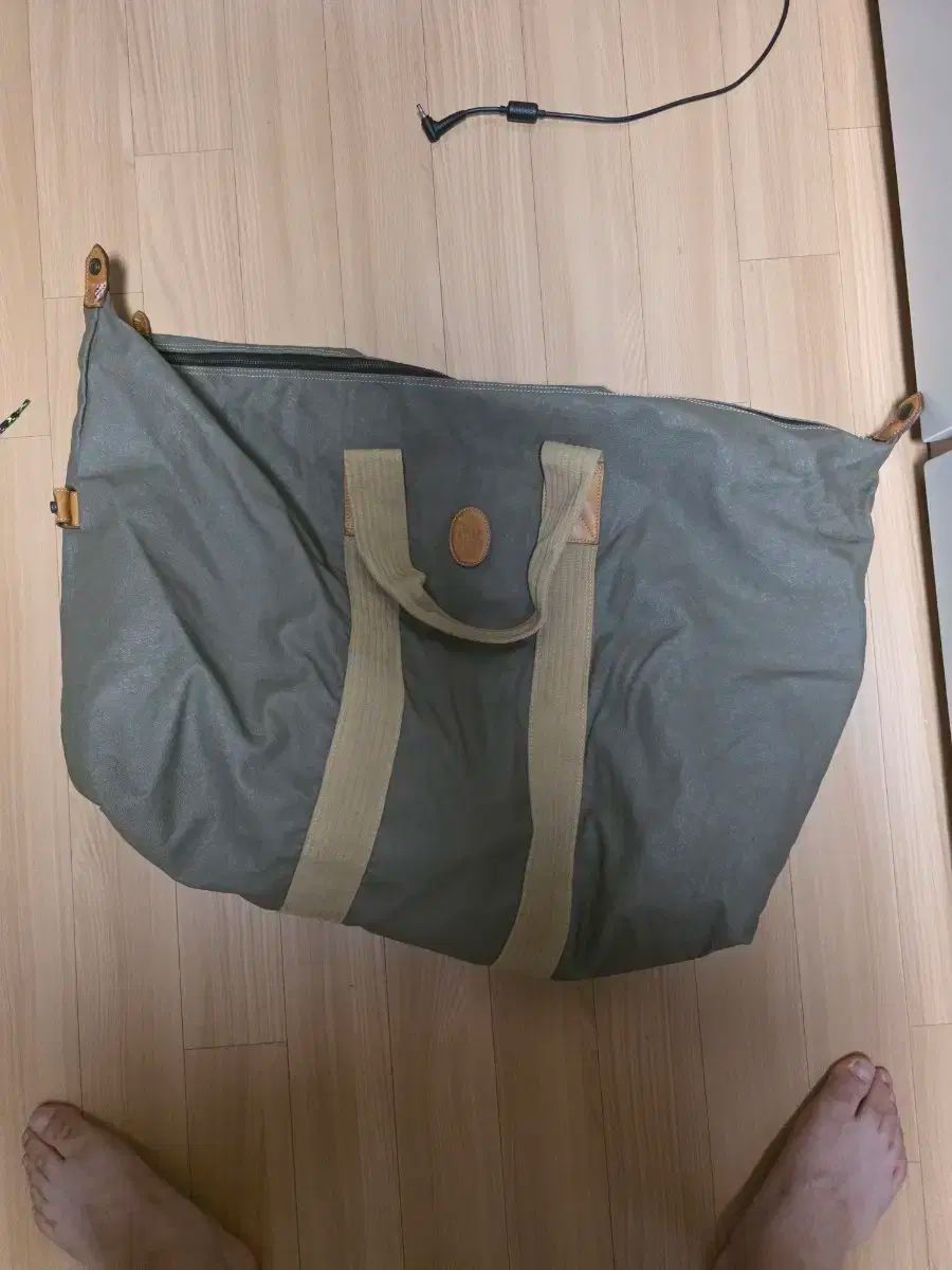 C.P. COMPANY シーピーカンパニー カーキ色 ダッフルバッグ 旅行用 バッグ