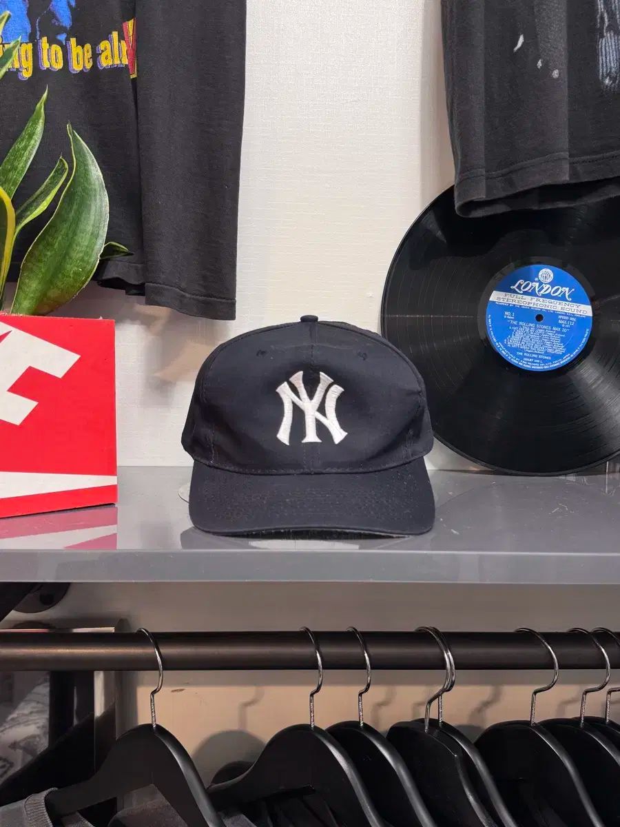 ヴィンテージ 90 s YORK YANKEES ロゴ7 スナップバック