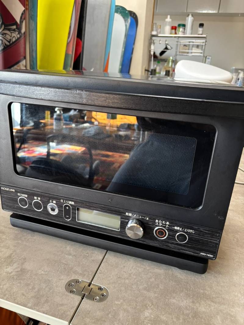 コイズミ 電子レンジ 土鍋付き 18L フラットテーブル ヘルツフリー 炊飯 解凍機能 ブラック KRD-182D K