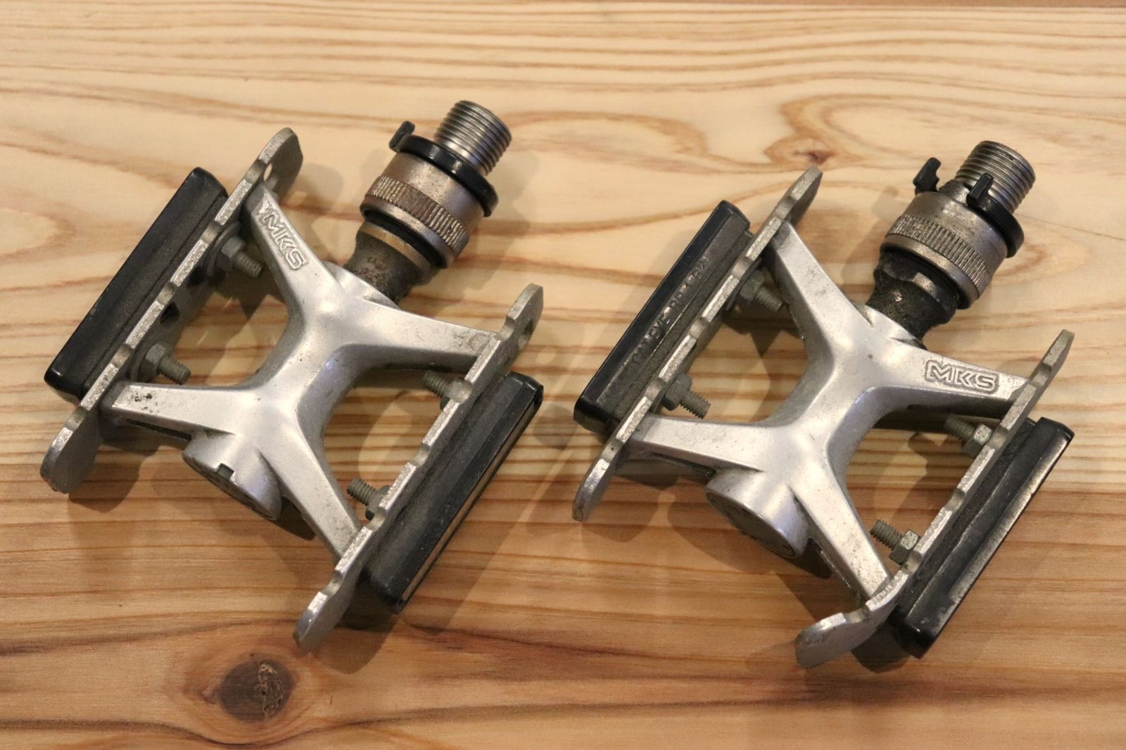 モールトン BRIDGESTONE