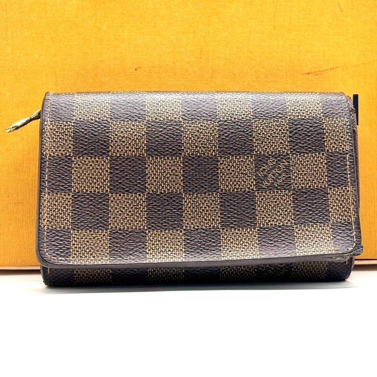 知性を映す上質な定番】 LOUIS VUITTON ルイヴィトン 二つ折り