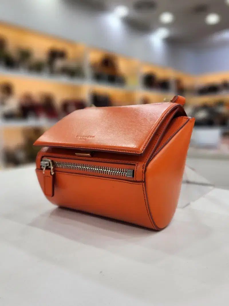 ジバンシィ パンドラ オレンジ ミニ ショルダ-クロスバッグ 13H5256006