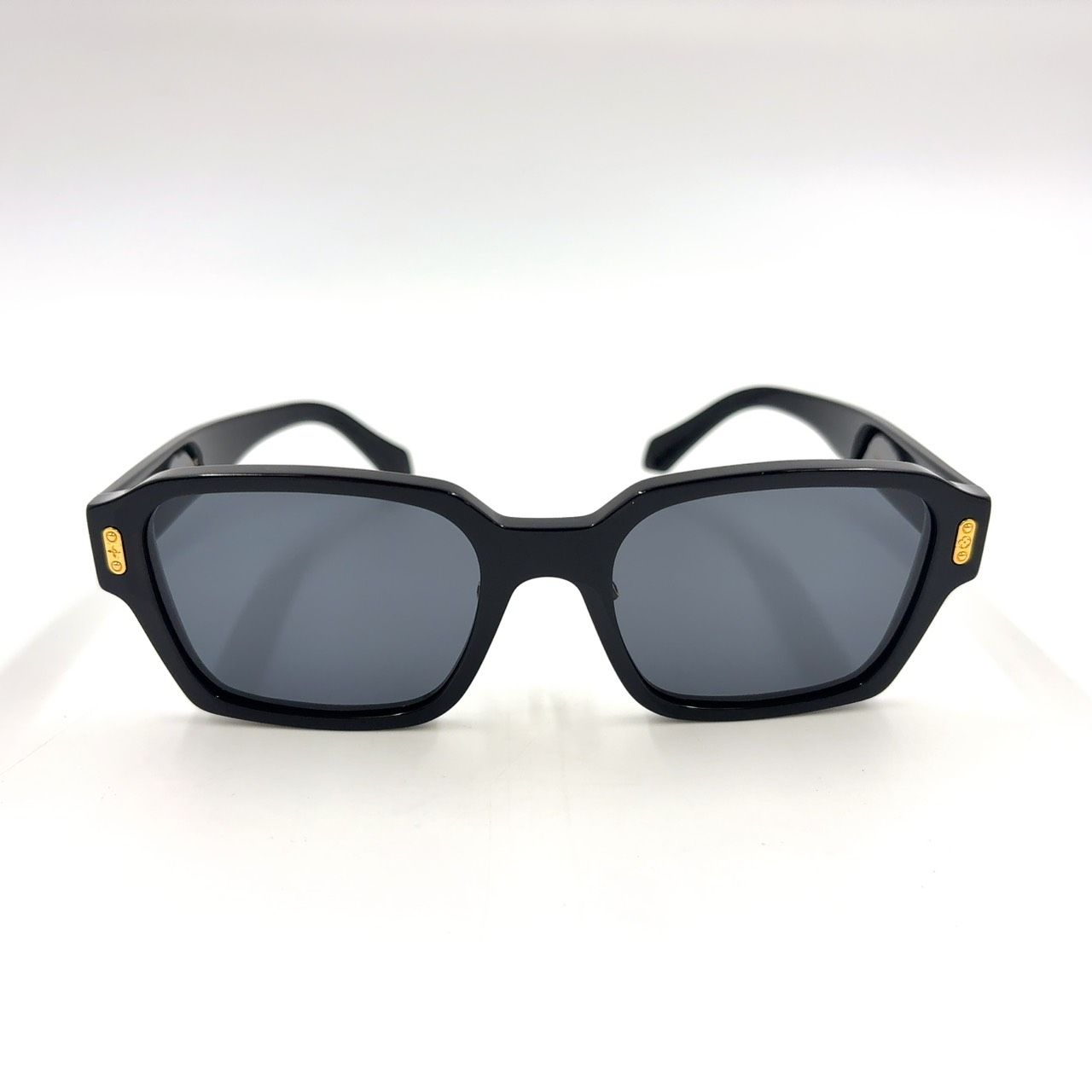 Louis Vuitton ブラック サングラス Louis Vuitton ブラック サングラス 正規品 使用回数2回 LOUIS VUITTON