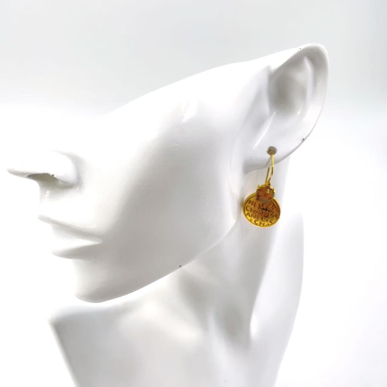 CHANEL ラウンドウィング