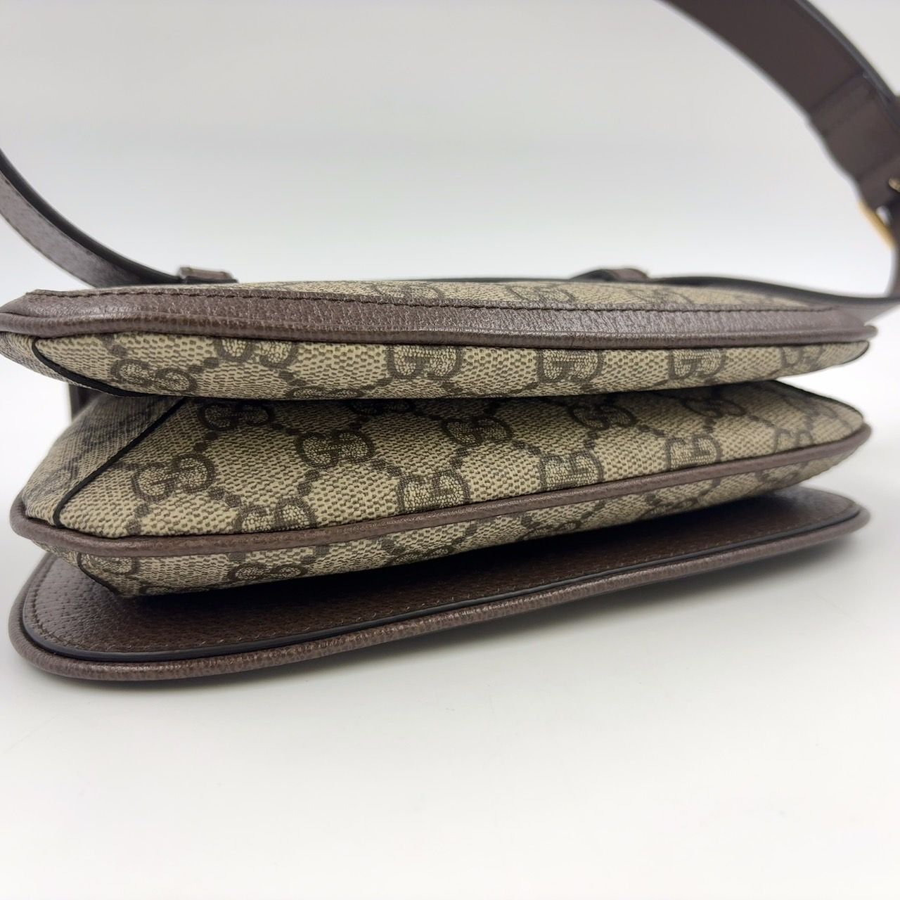 ブラウン ボディバッグ