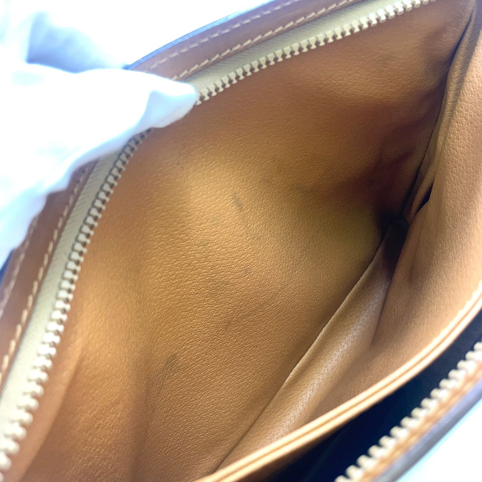 クラッチバッグ ゴールド