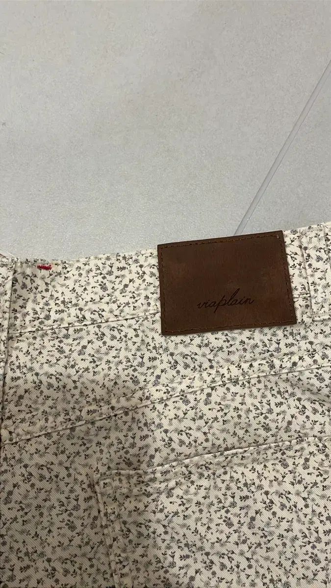 ビアプレーン ワイドパンツ