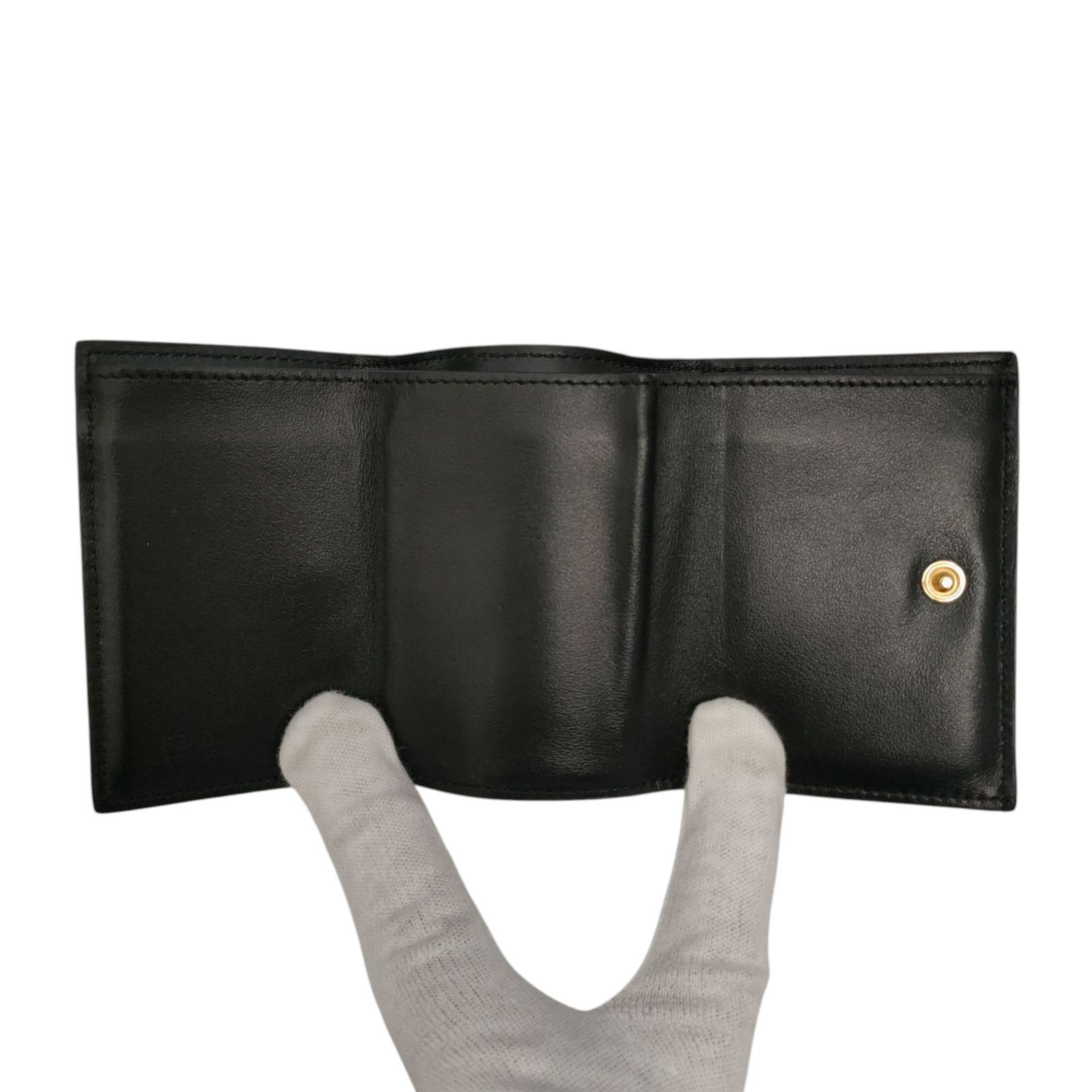 ブラック ゴールド金具