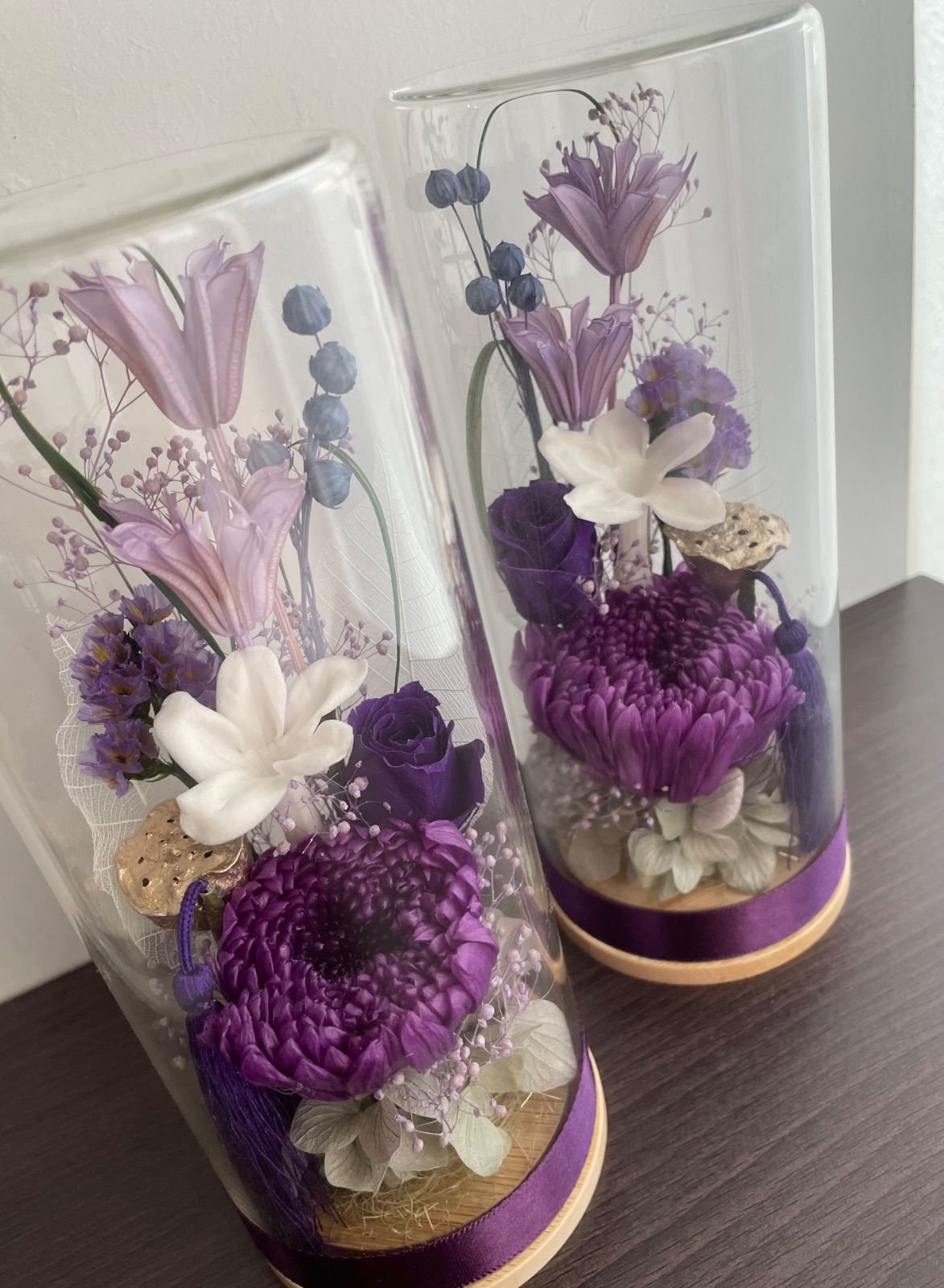 プリザーブドフラワー ＊ガラスケース対 輪菊 蓮&タッセル ＊仏花 供花 母の日 プリザーブドフラワー ＊ガラスケース対 輪菊 蓮&タッセル ＊ 仏花 母