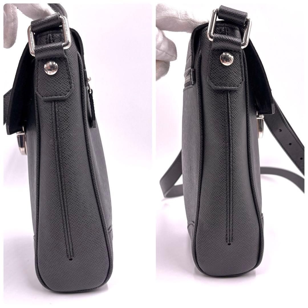 ショルダーバッグ