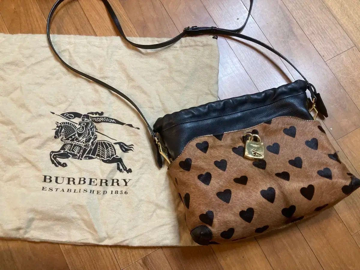 バーバリー カーフレザーバッグ み 18万円