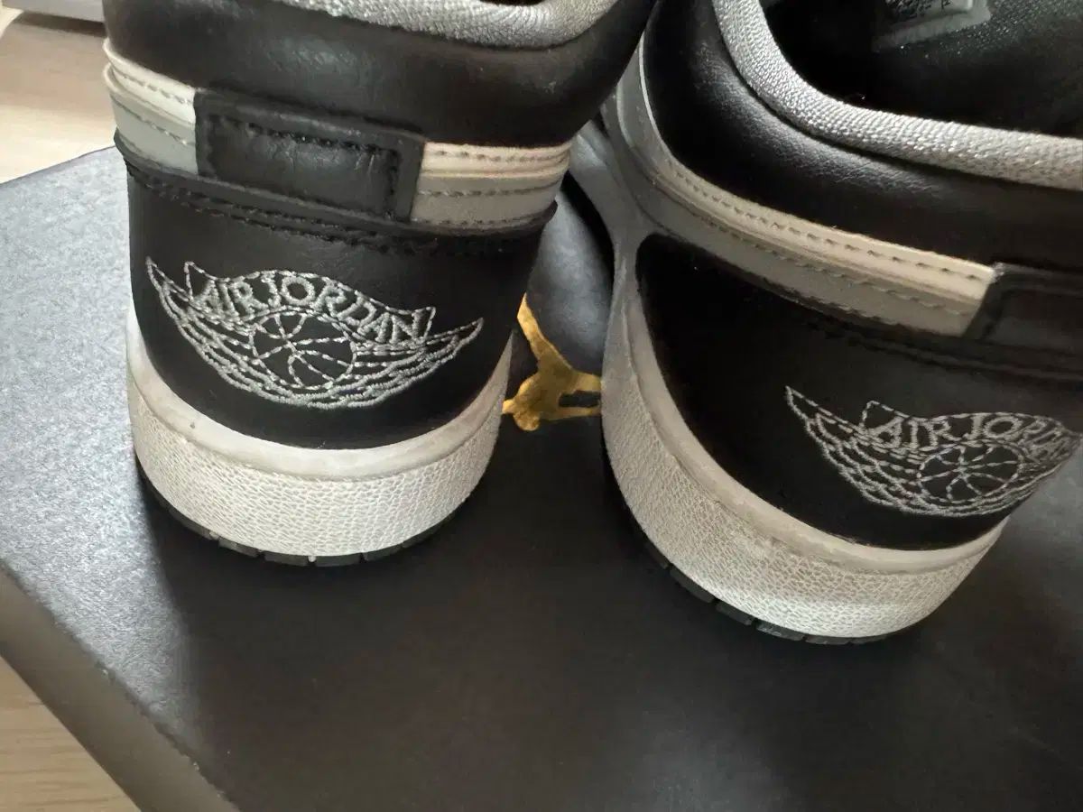 ジョーダン1 ロー ブラック パーティクル グレー GS 225