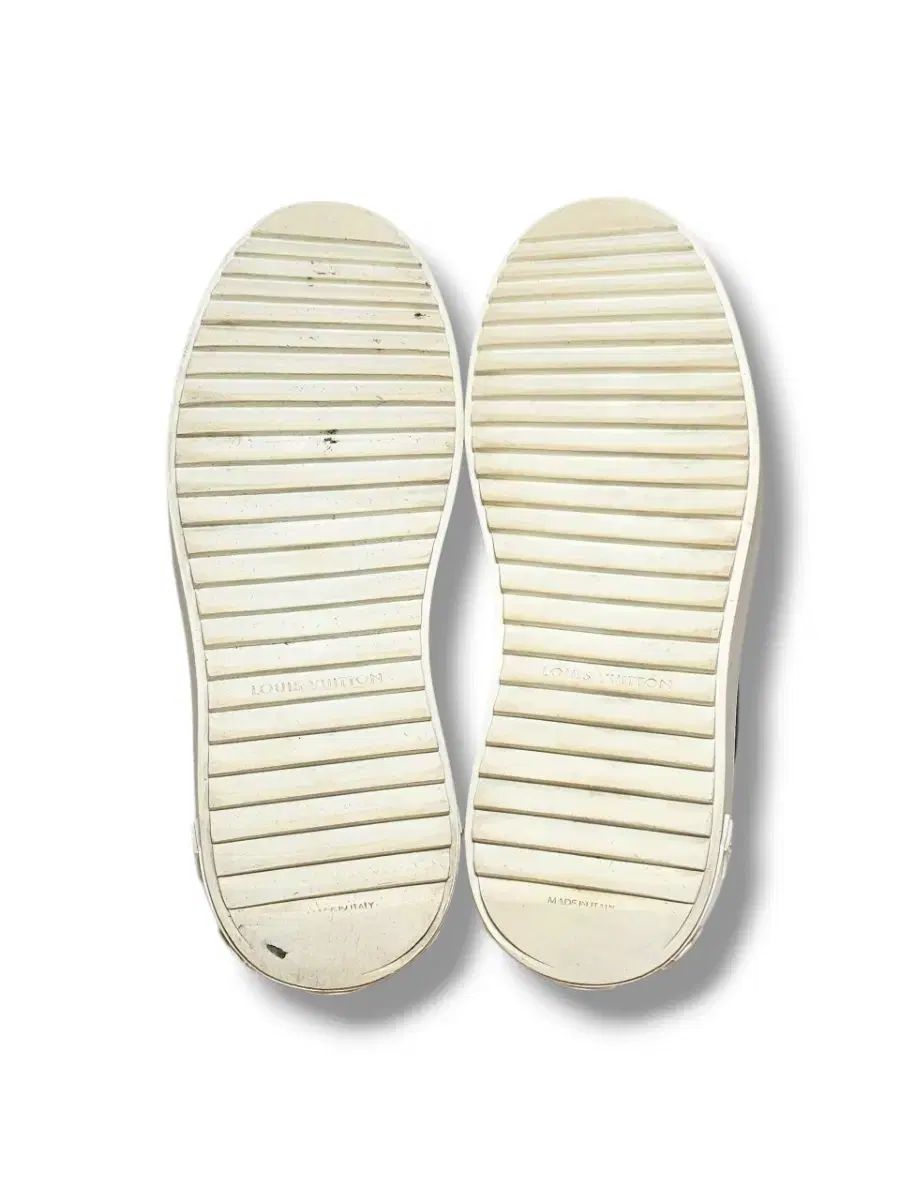 タイムアウト スニーカー