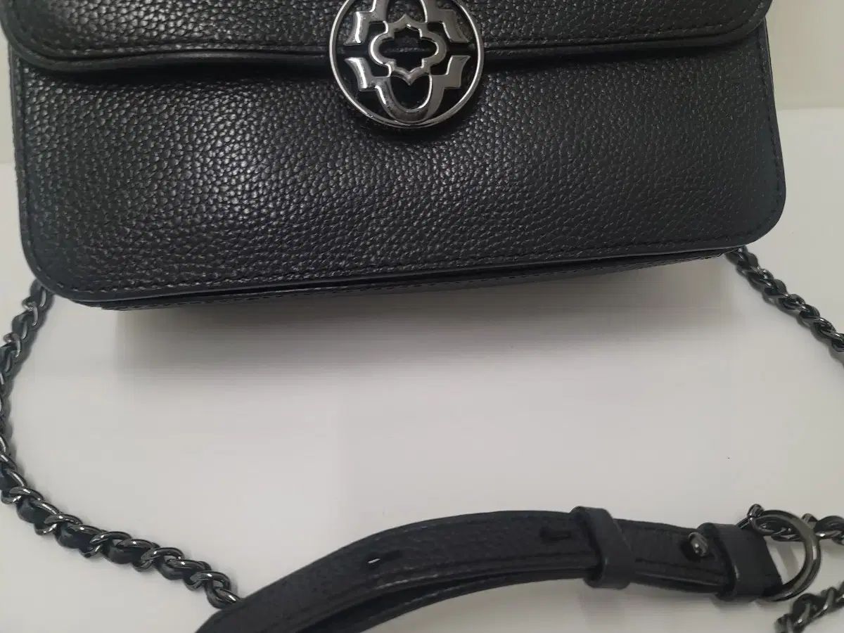 オヤニ ジェラード クロスボディーバッグ ブラック ミニバック