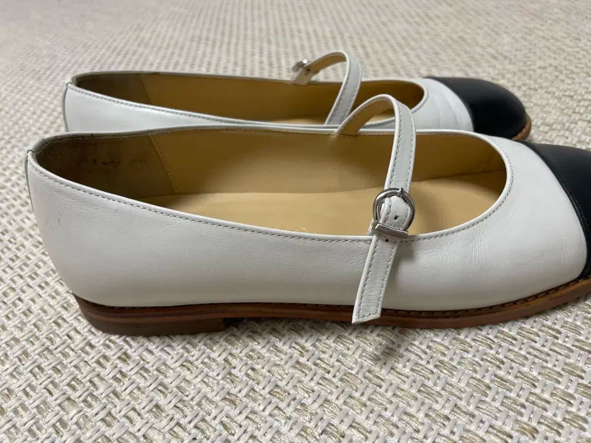 ミニミュート フラットシューズ